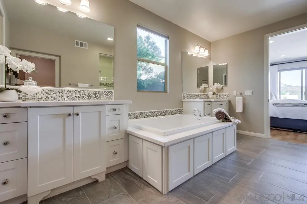 https://cdn.realtyfeed.com/cdn/127/250032328/5ef8695c10680a94a214b5c3c497b874.webp