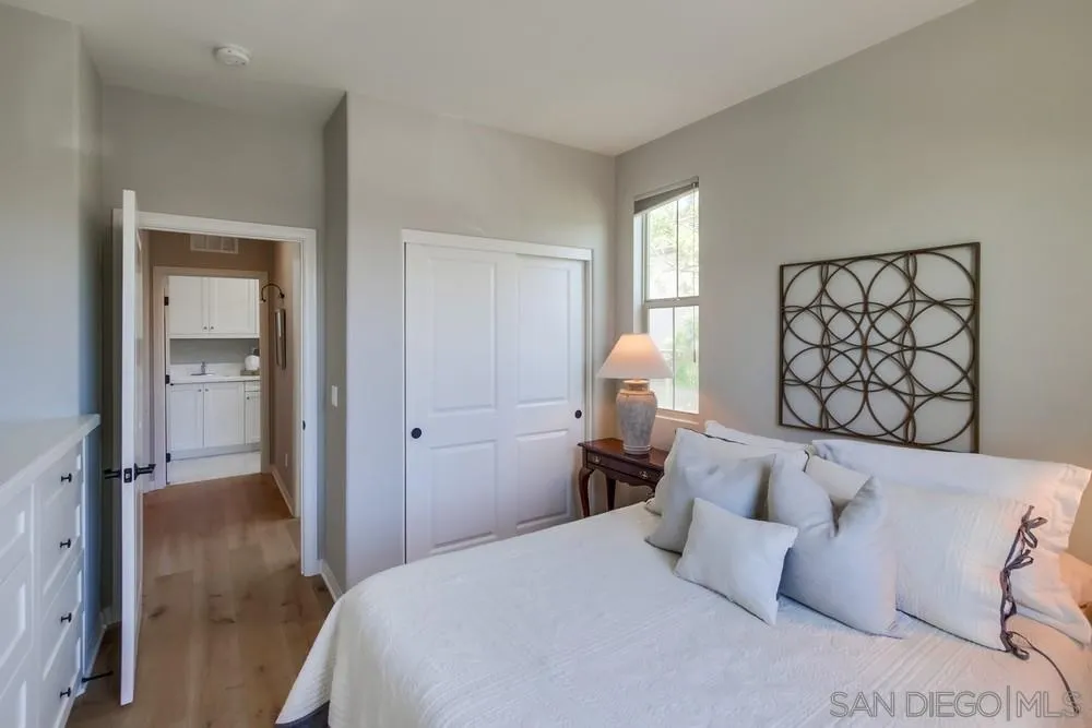 https://cdn.realtyfeed.com/cdn/127/250032328/864fe4eab1d469d290c42561571a93fe.webp