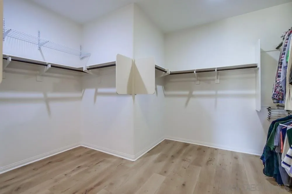 https://cdn.realtyfeed.com/cdn/127/250032328/926b2b192efd02dd1055919670eb4127.webp
