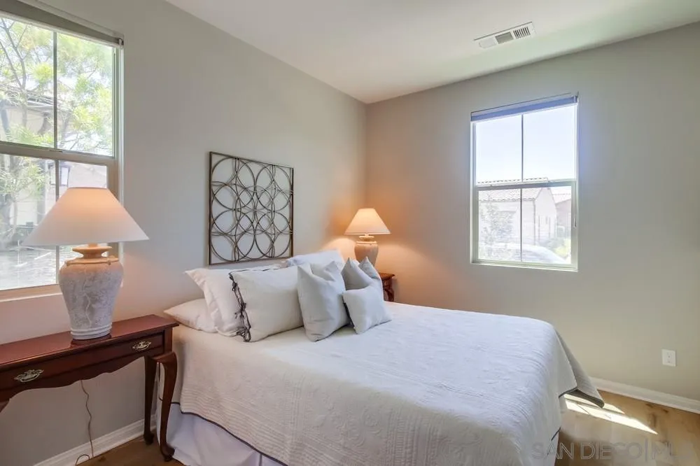 https://cdn.realtyfeed.com/cdn/127/250032328/bab642d1d23579a32d48bcf131136f4e.webp