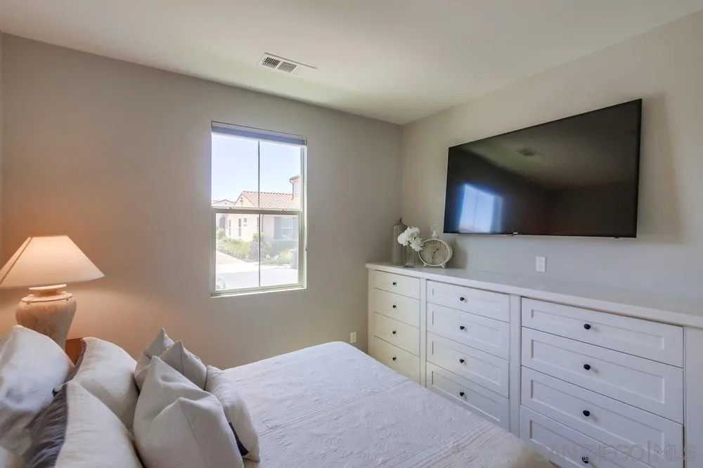https://cdn.realtyfeed.com/cdn/127/250032328/d7d46c6b9363bda158b6b768179fe997.webp