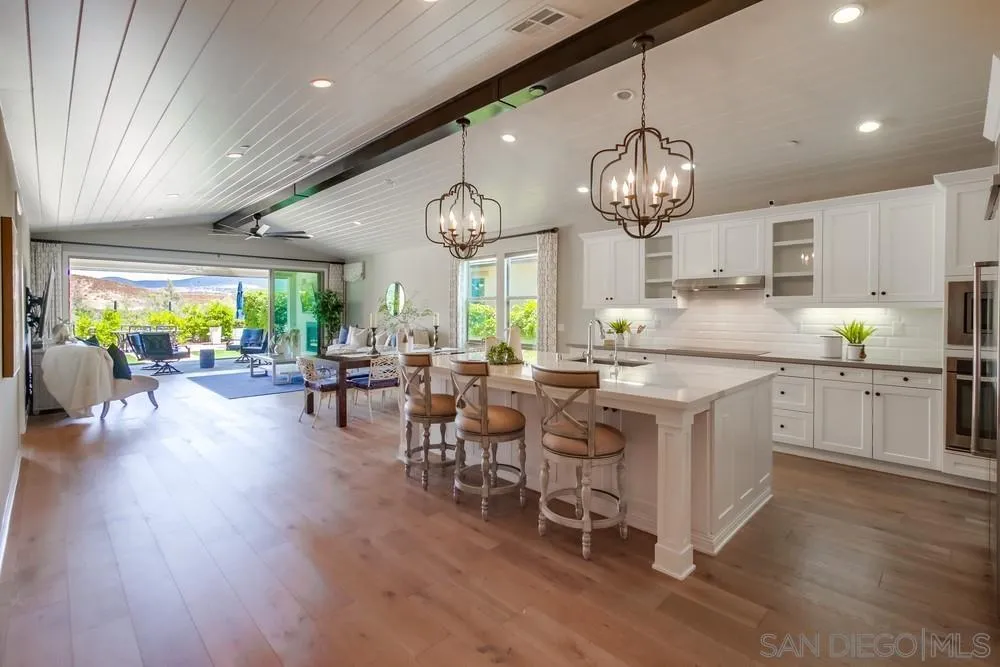 https://cdn.realtyfeed.com/cdn/127/250032328/df472509fd1975cbfe856b7b8204da41.webp