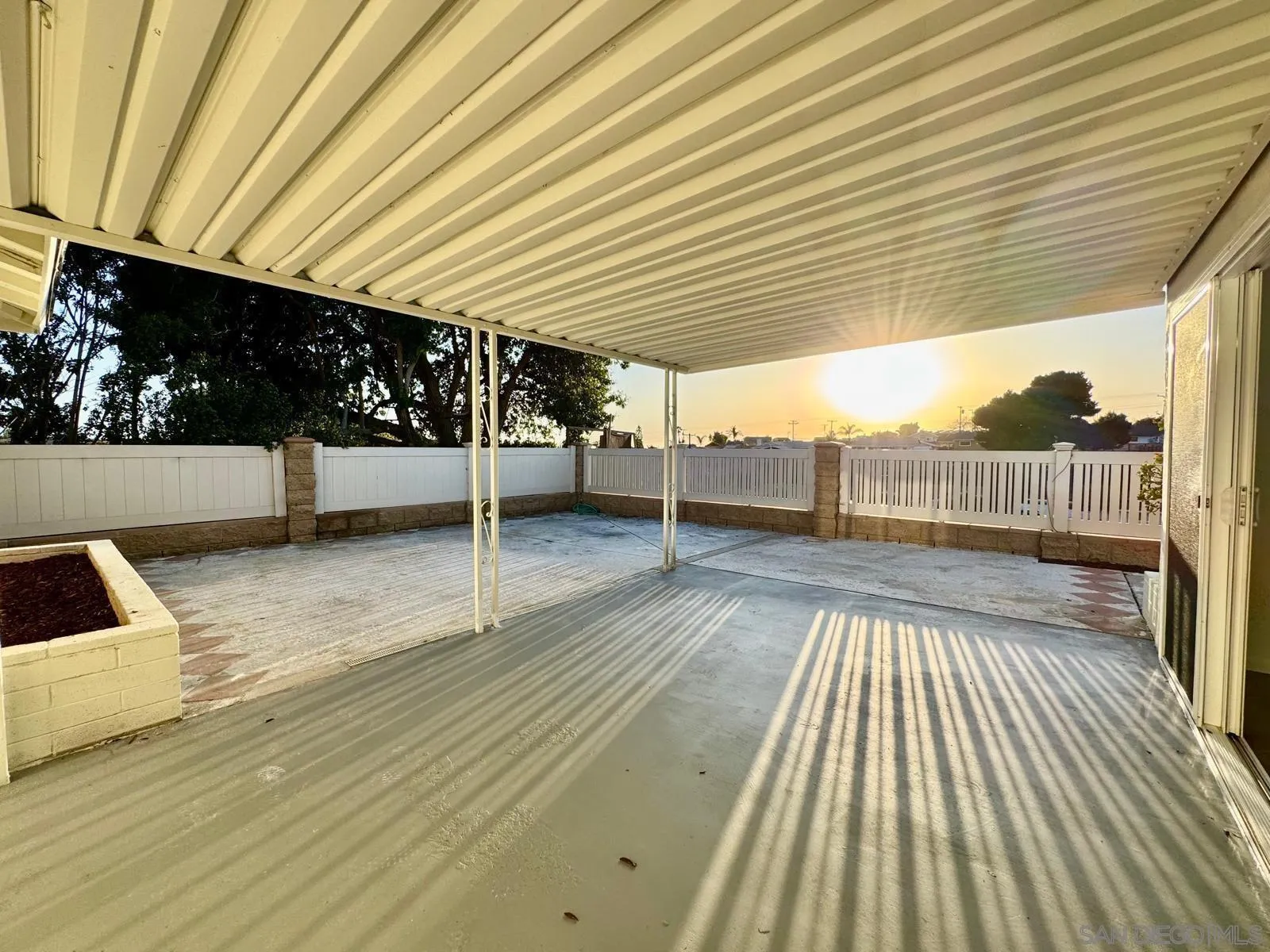 https://cdn.realtyfeed.com/cdn/127/250032346/1eb111484fe6f937219b64c77cf5cb67.webp