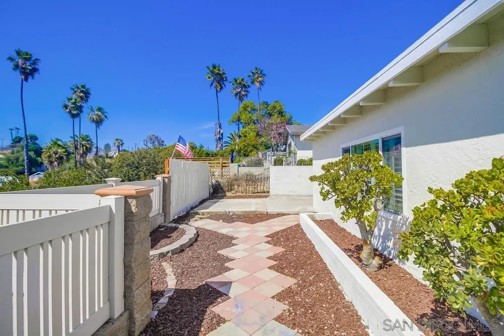 https://cdn.realtyfeed.com/cdn/127/250032346/341c5a200e25dbf851c3825bf844c8d6.webp