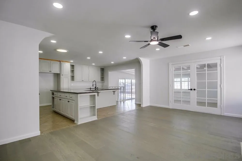 https://cdn.realtyfeed.com/cdn/127/250032346/fe6c6e12e19d04dc60b1f5063956d42f.webp