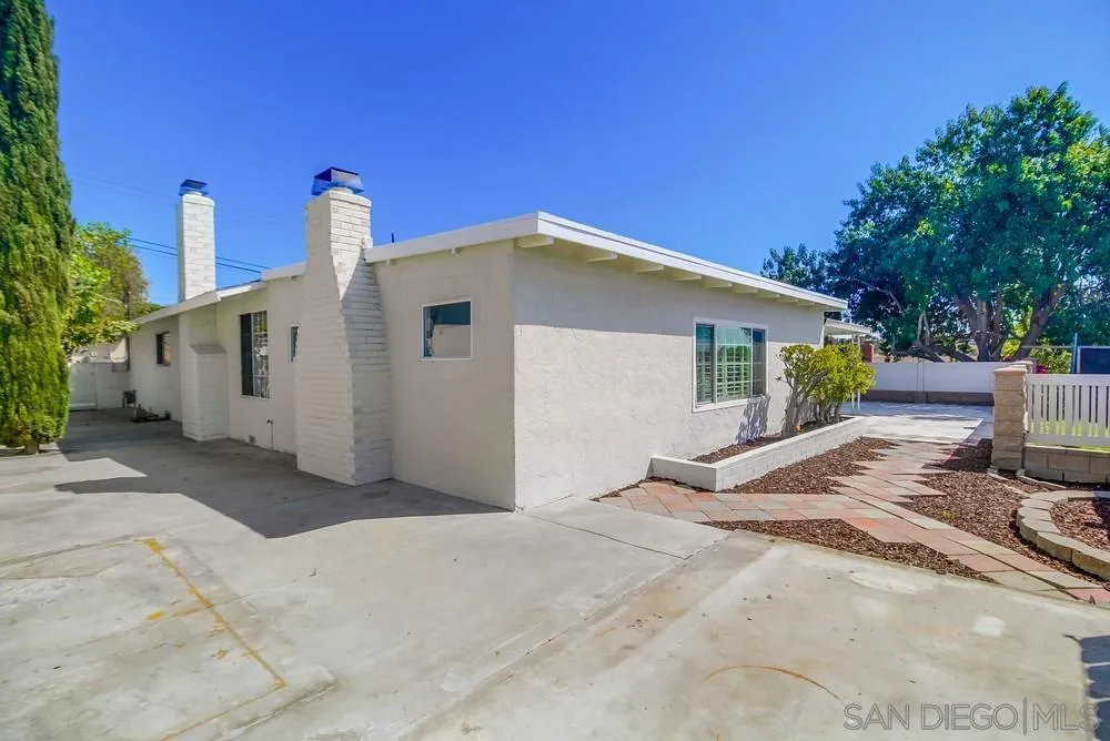 https://cdn.realtyfeed.com/cdn/127/250032346/ffe3688a628f69bda6fcd8fbb607db4f.webp