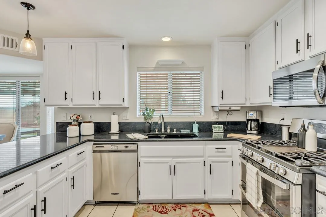 https://cdn.realtyfeed.com/cdn/127/250032351/1434e92d9f4ece06f35f11848f9ff9e4.webp