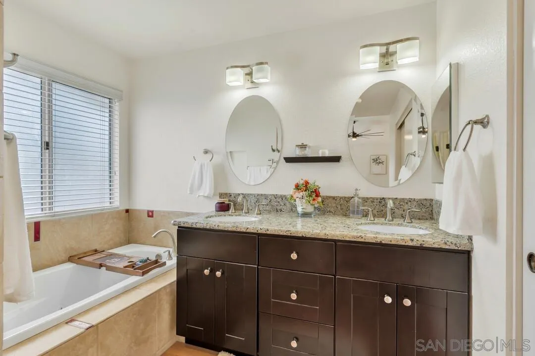 https://cdn.realtyfeed.com/cdn/127/250032351/5879f874240336397556625a1aefea02.webp