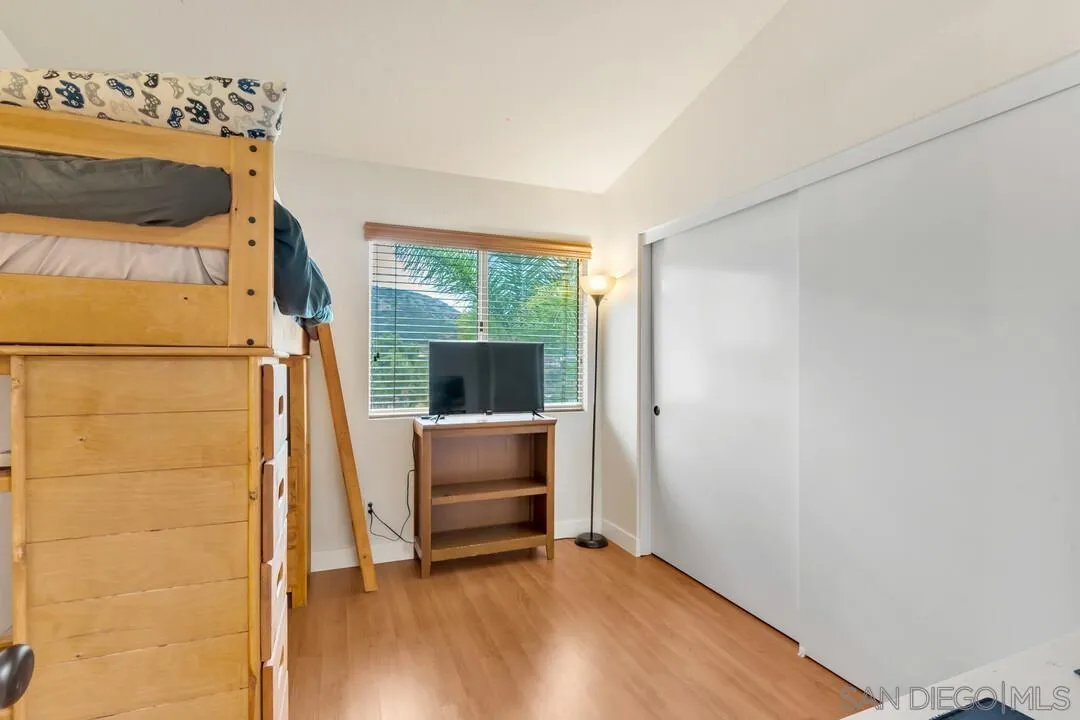 https://cdn.realtyfeed.com/cdn/127/250032351/5901ebca7f16bdb101a0d55a75300ca2.webp
