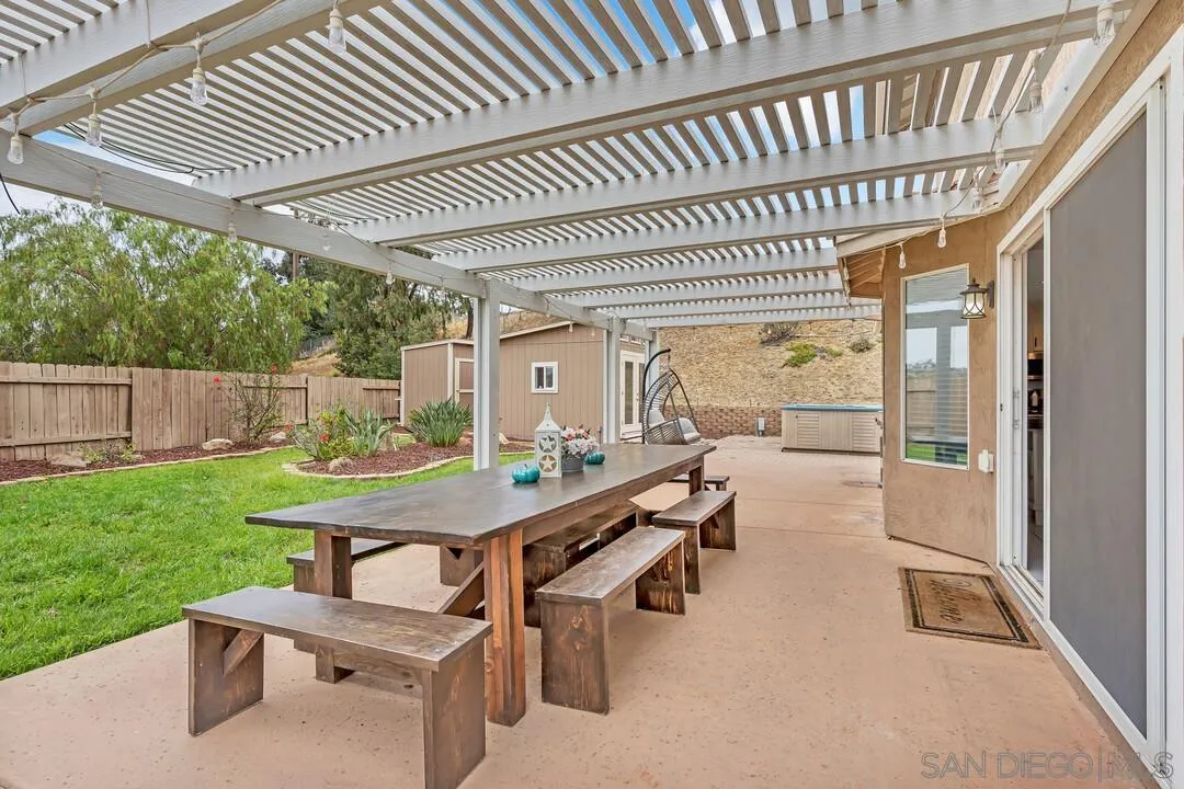 https://cdn.realtyfeed.com/cdn/127/250032351/870c7c571cacefb4d6dc56c5cb560a77.webp