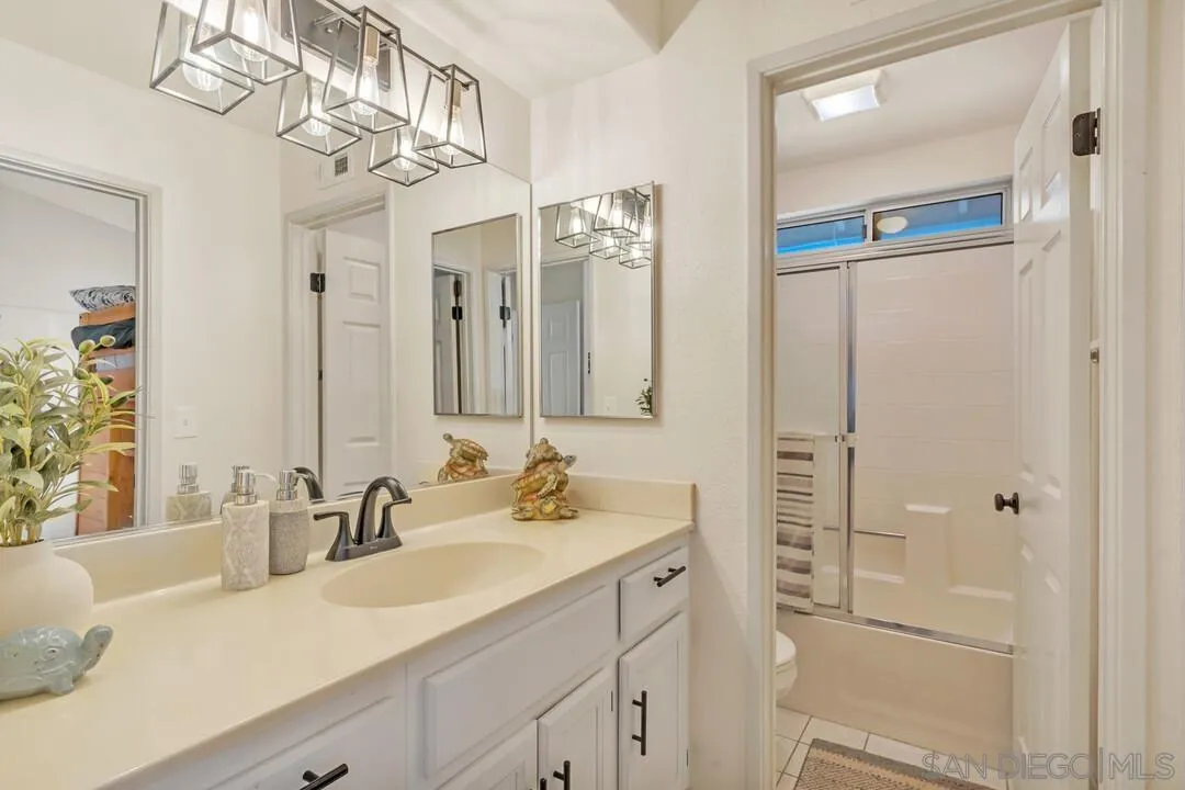 https://cdn.realtyfeed.com/cdn/127/250032351/e0dc305c0587e1b20064d1ed76ec926f.webp