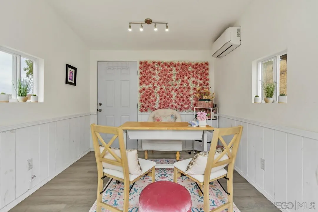 https://cdn.realtyfeed.com/cdn/127/250032351/ef285f00fd2d671d742f6e71dc3fc69b.webp