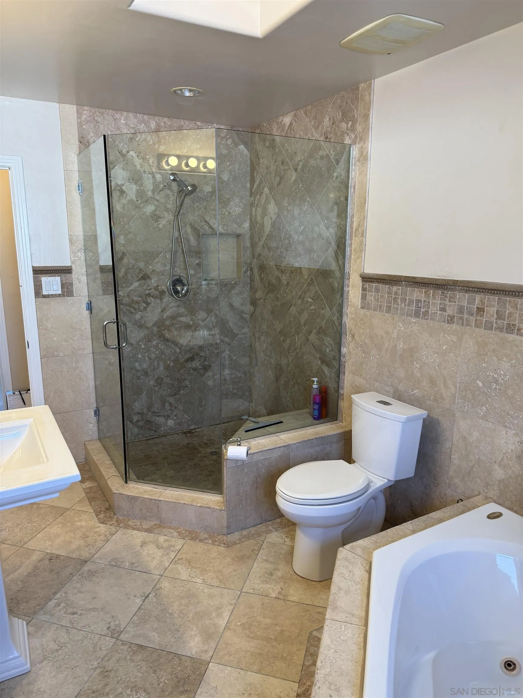 https://cdn.realtyfeed.com/cdn/127/250032357/76be368529afedd8ce415fd9b6920c20.webp