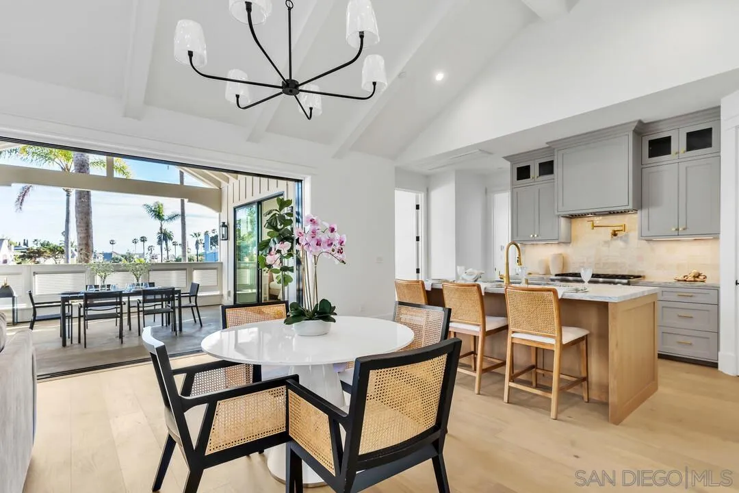 https://cdn.realtyfeed.com/cdn/127/250032363/45cb3286e77d614da96dd92c541c3e02.webp
