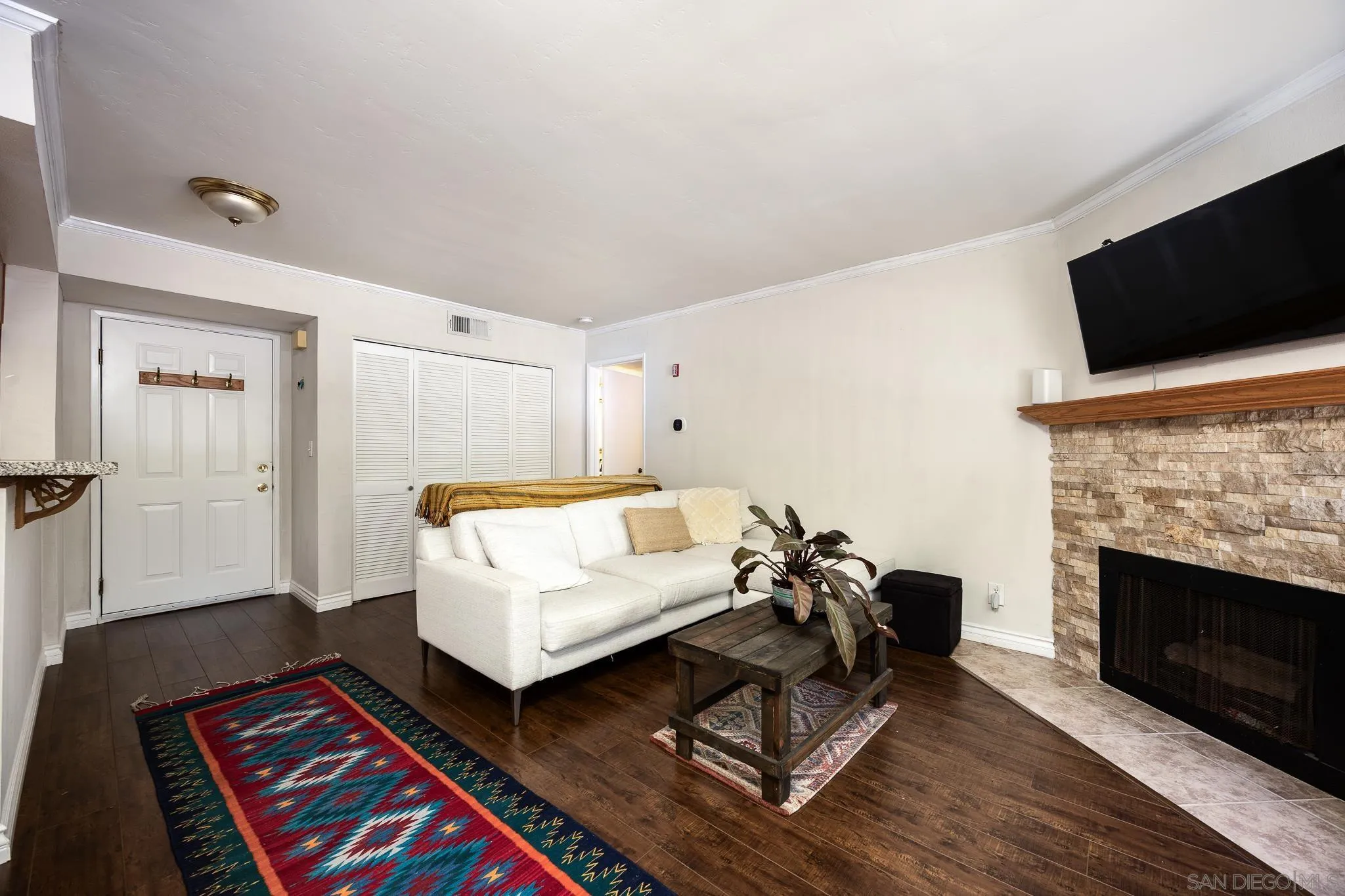 https://cdn.realtyfeed.com/cdn/127/250032368/6c282209219b85623d1c1591e73abc32.webp