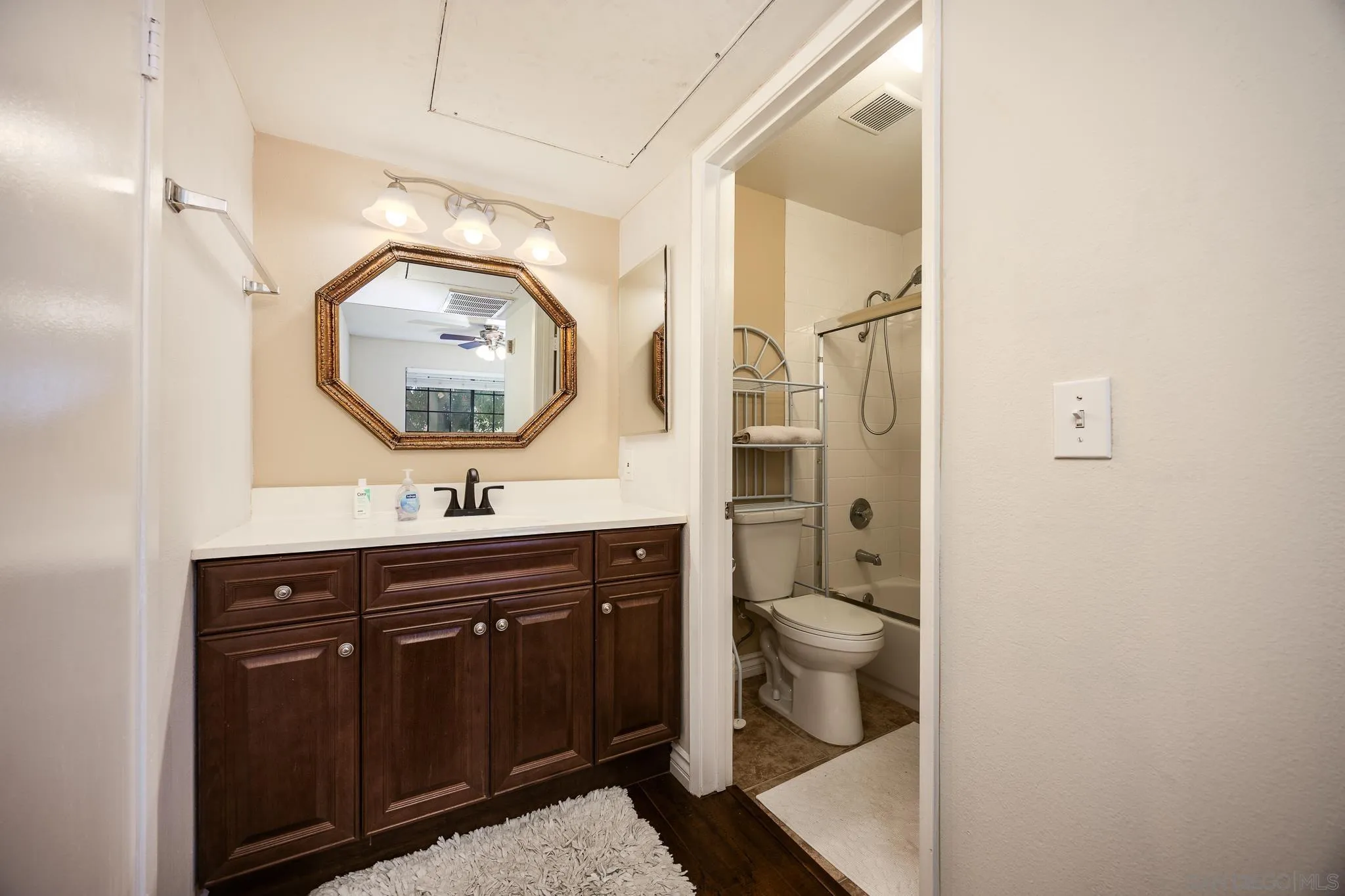Photo #15: 250032368 Listing: Photo #15