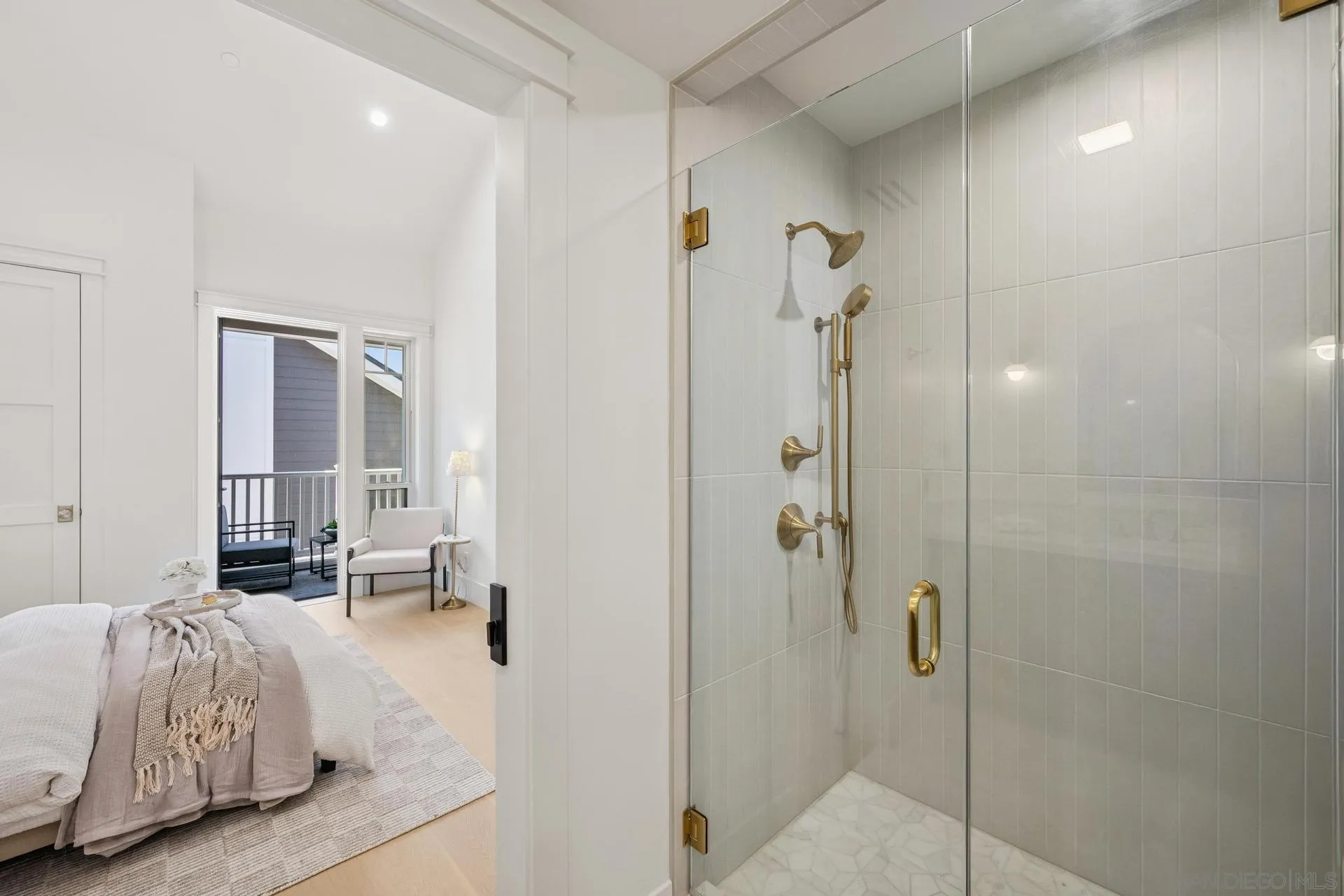 743 G Avenue
