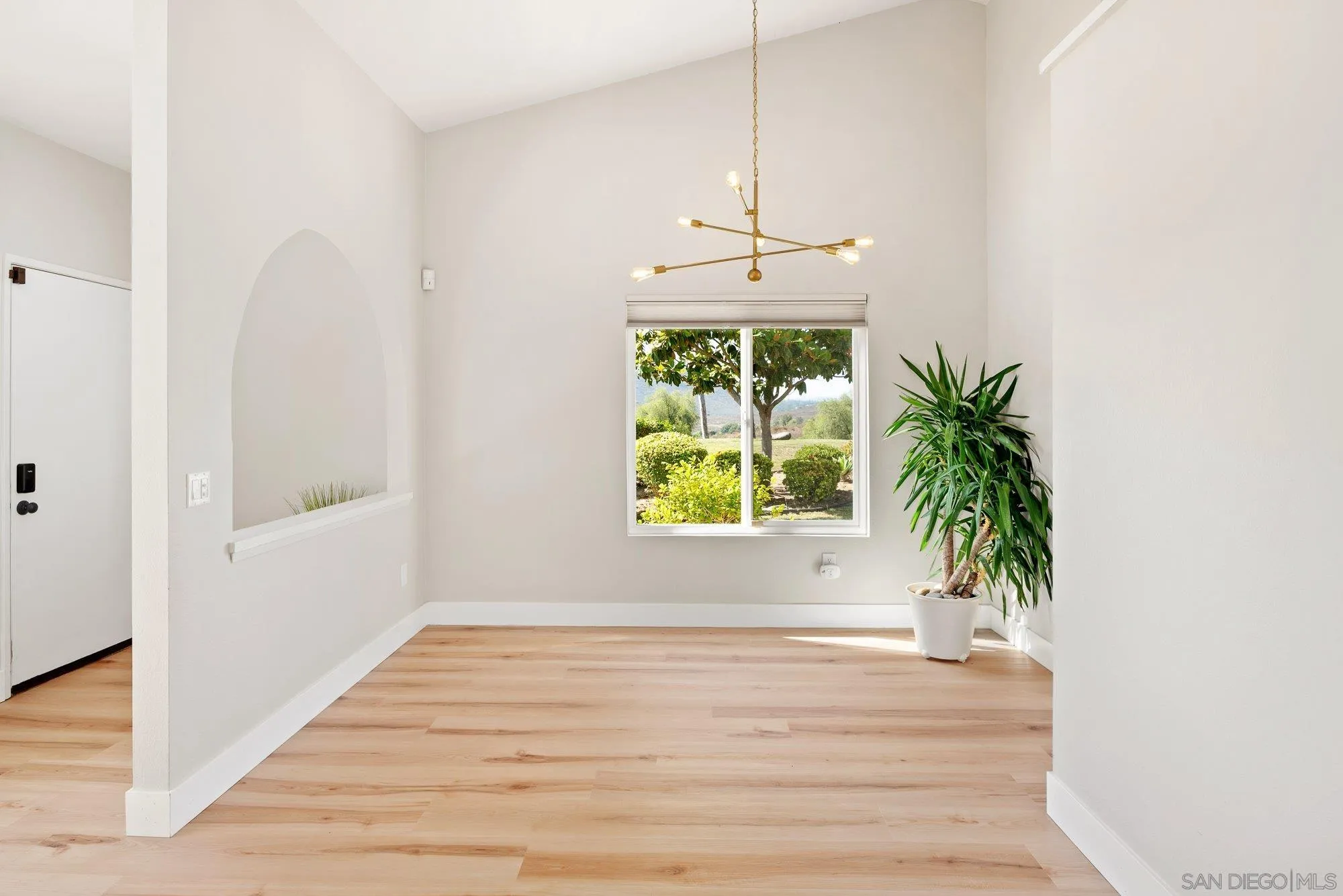 https://cdn.realtyfeed.com/cdn/127/250032392/8aae864eb86b10c4400c7ac7b0b0d417.webp