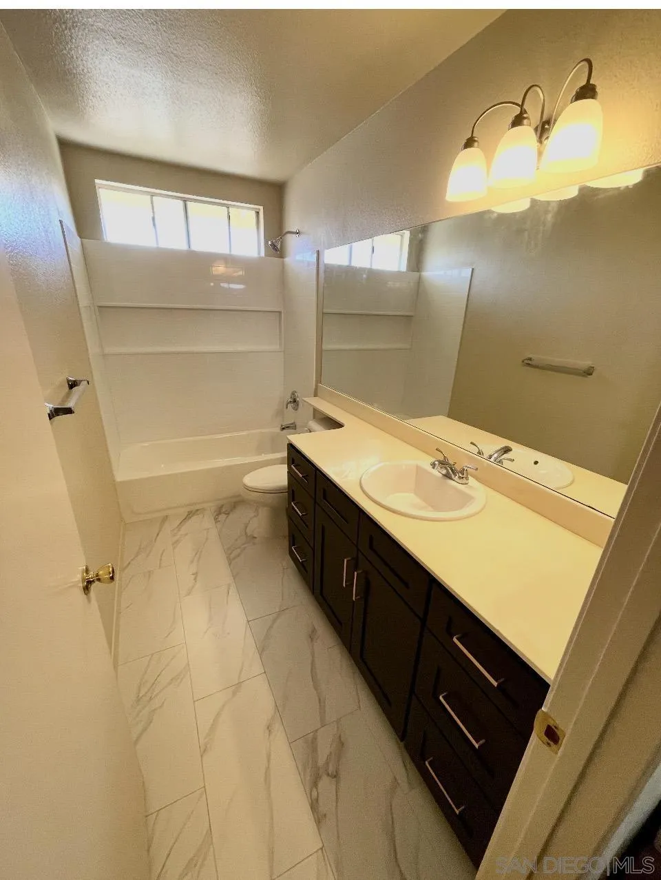 https://cdn.realtyfeed.com/cdn/127/250032426/5241aa6f612b2c956f4bb99746199919.webp