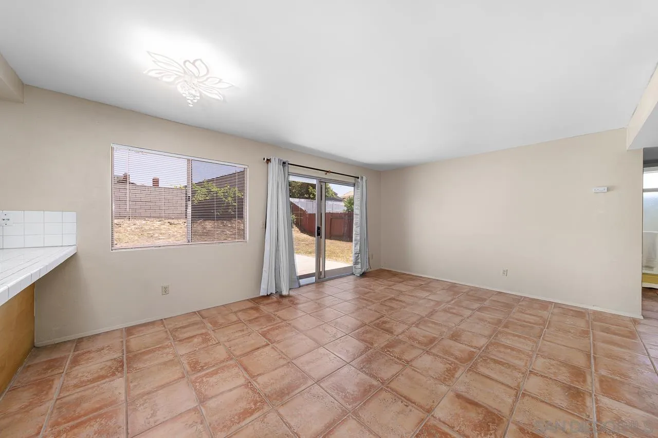https://cdn.realtyfeed.com/cdn/127/250032426/ca1dfa1ac5211a104221782e8fc15f32.webp