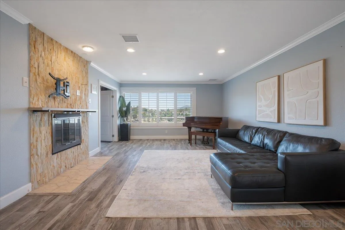 https://cdn.realtyfeed.com/cdn/127/250032492/411a86d2b458aa585df7c4e52461ca2b.webp