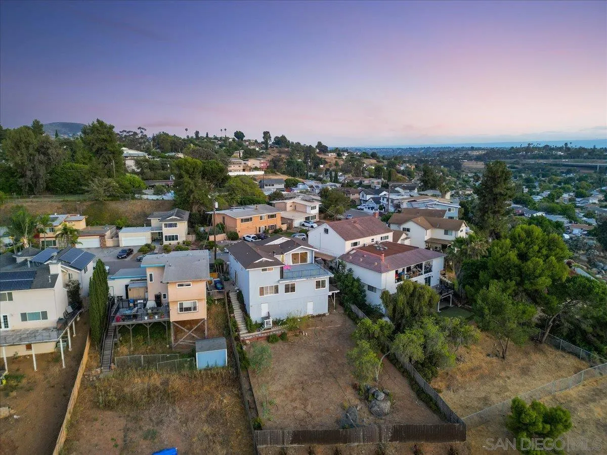https://cdn.realtyfeed.com/cdn/127/250032492/ca9f7f8d9d6c967a4be3d8b9acdd1618.webp