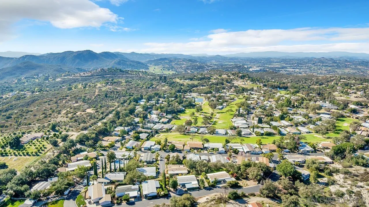 https://cdn.realtyfeed.com/cdn/127/250032508/6f5a00c628ec88321149077b49d4fea8.webp