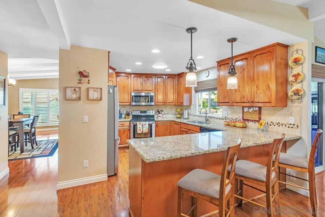 https://cdn.realtyfeed.com/cdn/127/250032508/f51e3a101d8ecc84468a8b61fd2c4606.webp
