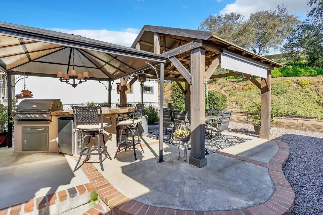 https://cdn.realtyfeed.com/cdn/127/250032508/f8aa487f2f7343b4e5b412621b20551a.webp