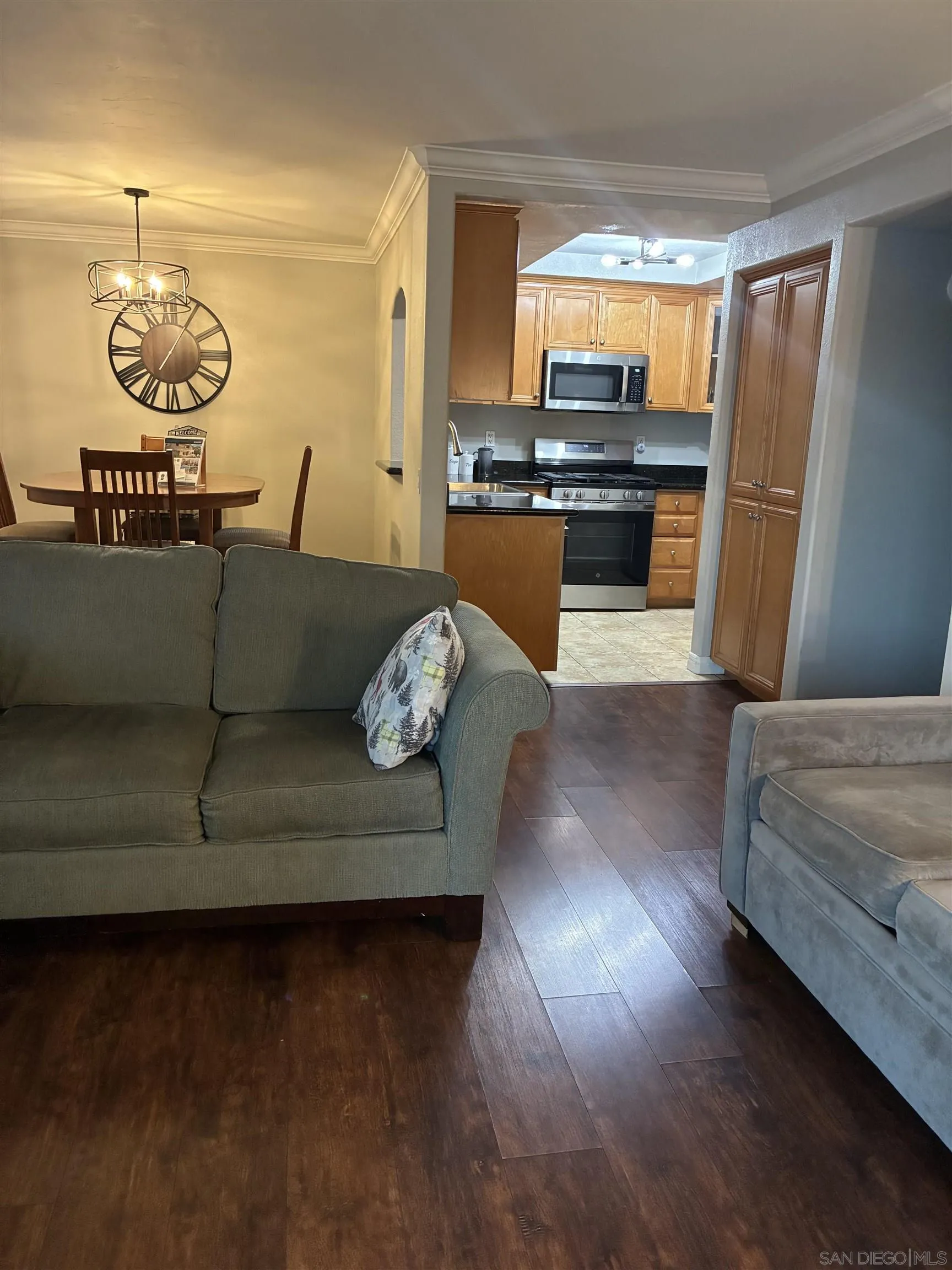 https://cdn.realtyfeed.com/cdn/127/250032528/2745a1b496b576bdce2879f82f3c43c3.webp