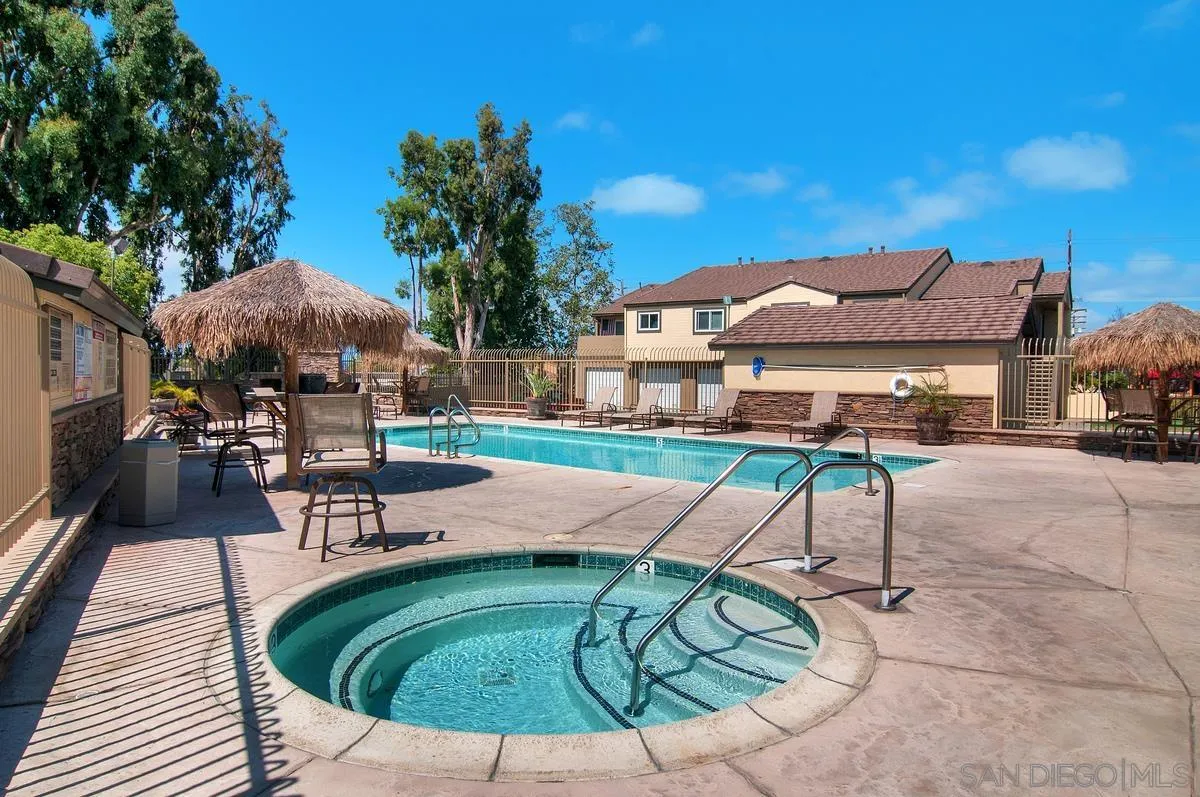 https://cdn.realtyfeed.com/cdn/127/250032528/380cb8fec00b937dd8d8afc22a9be7c4.webp