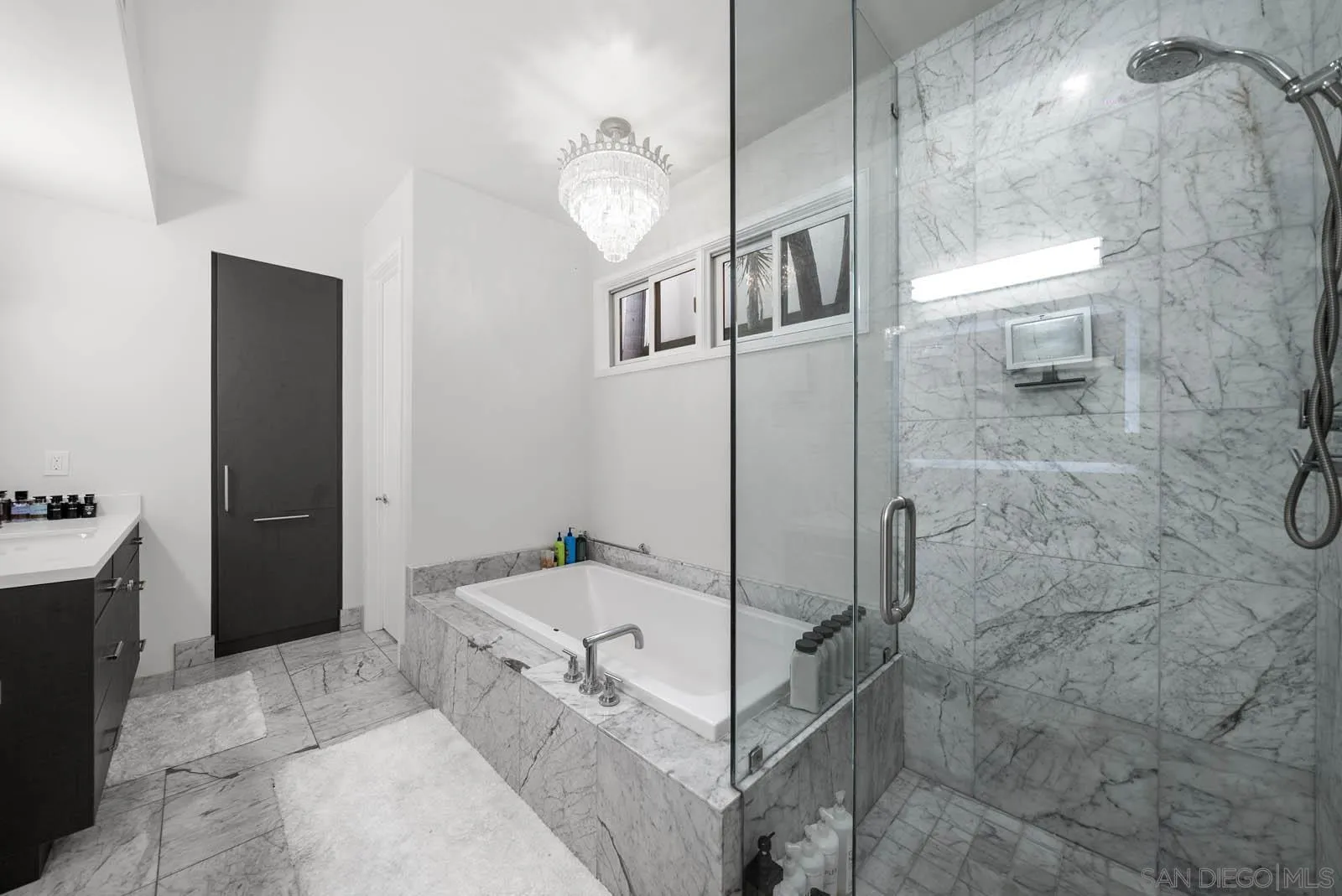 Photo #11: 250032565 Listing: Photo #11