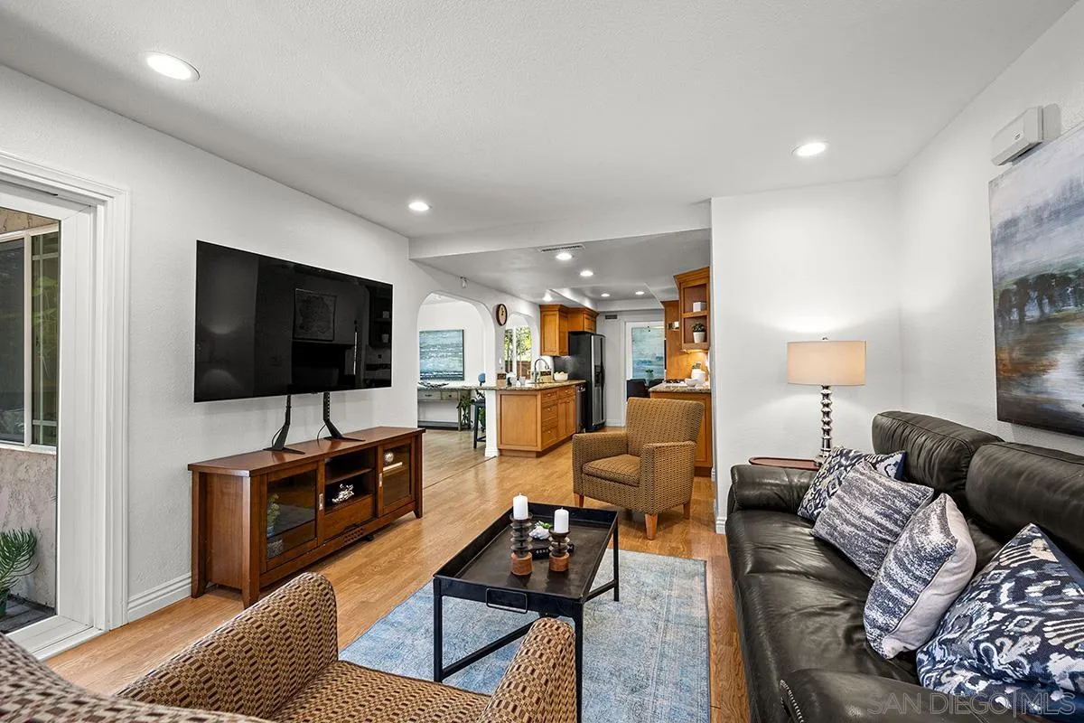 https://cdn.realtyfeed.com/cdn/127/250032570/9932d75e430ddc3386de19726eded096.webp