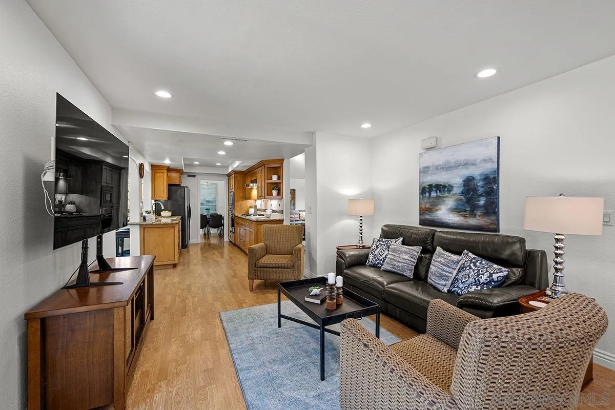 https://cdn.realtyfeed.com/cdn/127/250032570/f5d035e4384175f7193d7b7a7f29c742.webp