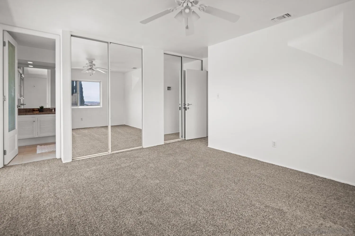 https://cdn.realtyfeed.com/cdn/127/250032580/e1db9324a6df0ae97e7e92d11b419e90.webp