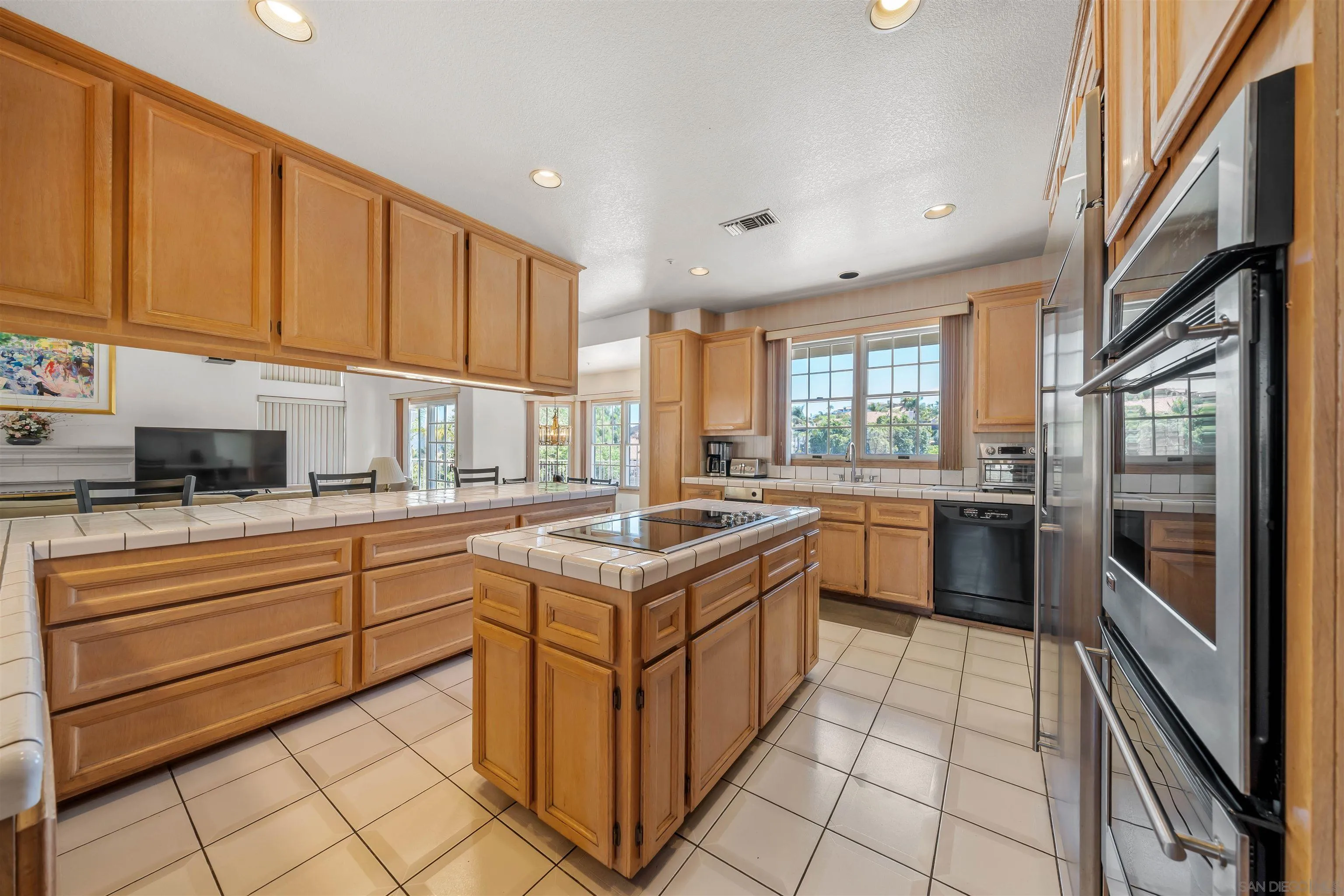 https://cdn.realtyfeed.com/cdn/127/250032587/4a256e7bc2c9b974df5993194de2321b.webp