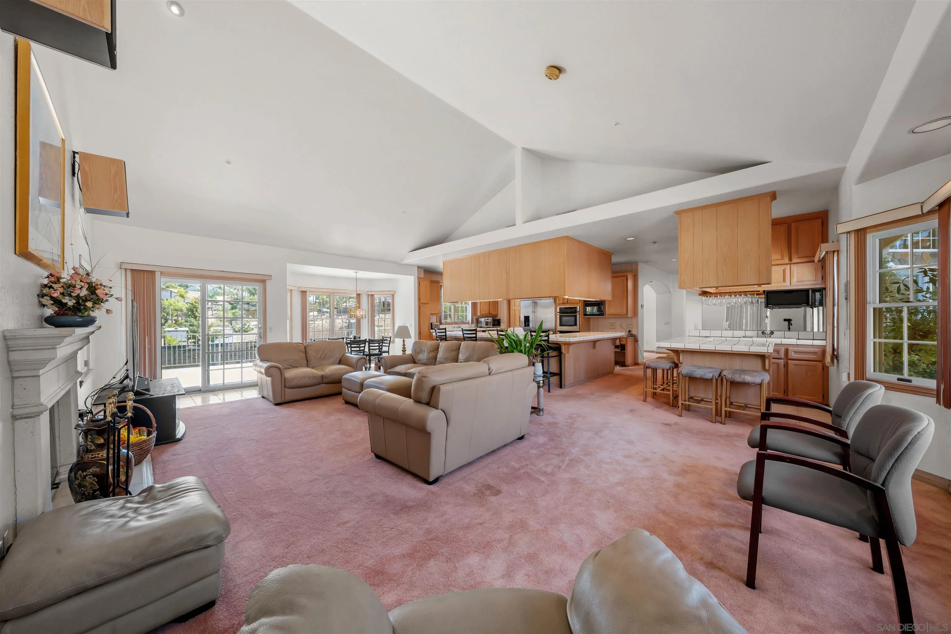 https://cdn.realtyfeed.com/cdn/127/250032587/51c6f8f5ae8c41d12d459336ccc373f1.webp