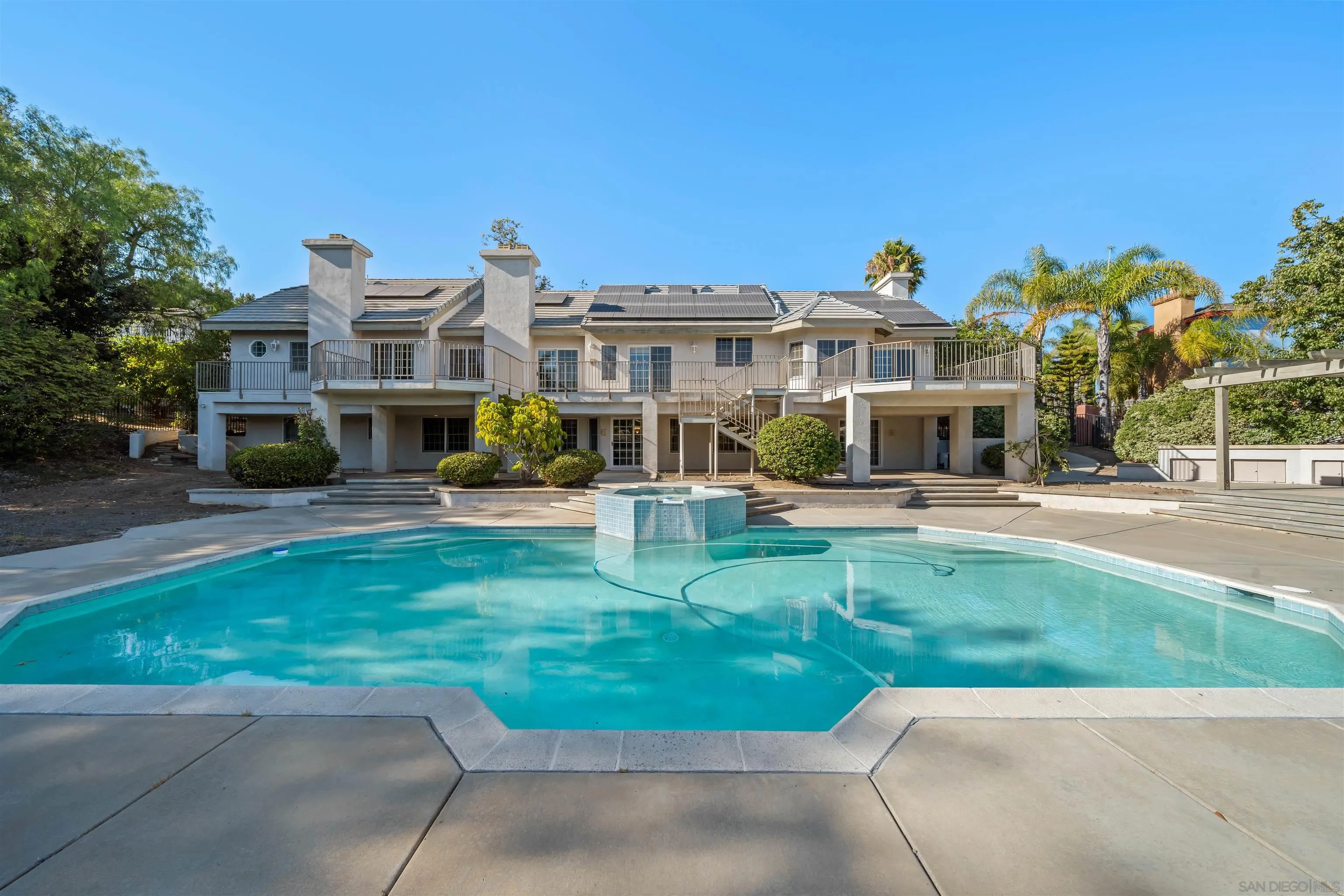 https://cdn.realtyfeed.com/cdn/127/250032587/56962ca97d2f4c6d8164ea15ef827e76.webp