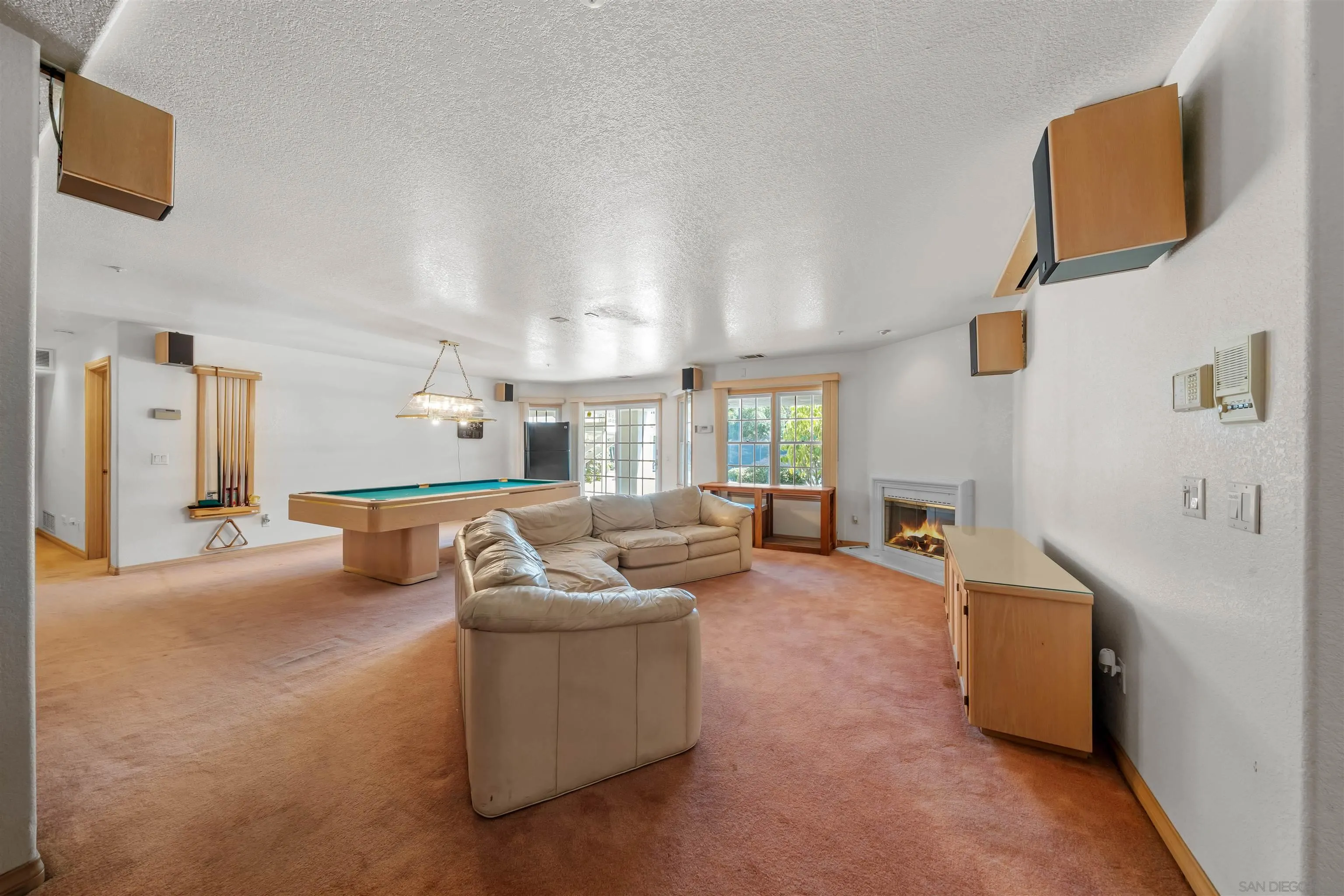 https://cdn.realtyfeed.com/cdn/127/250032587/61e4711acf010de440b02850ace047b3.webp