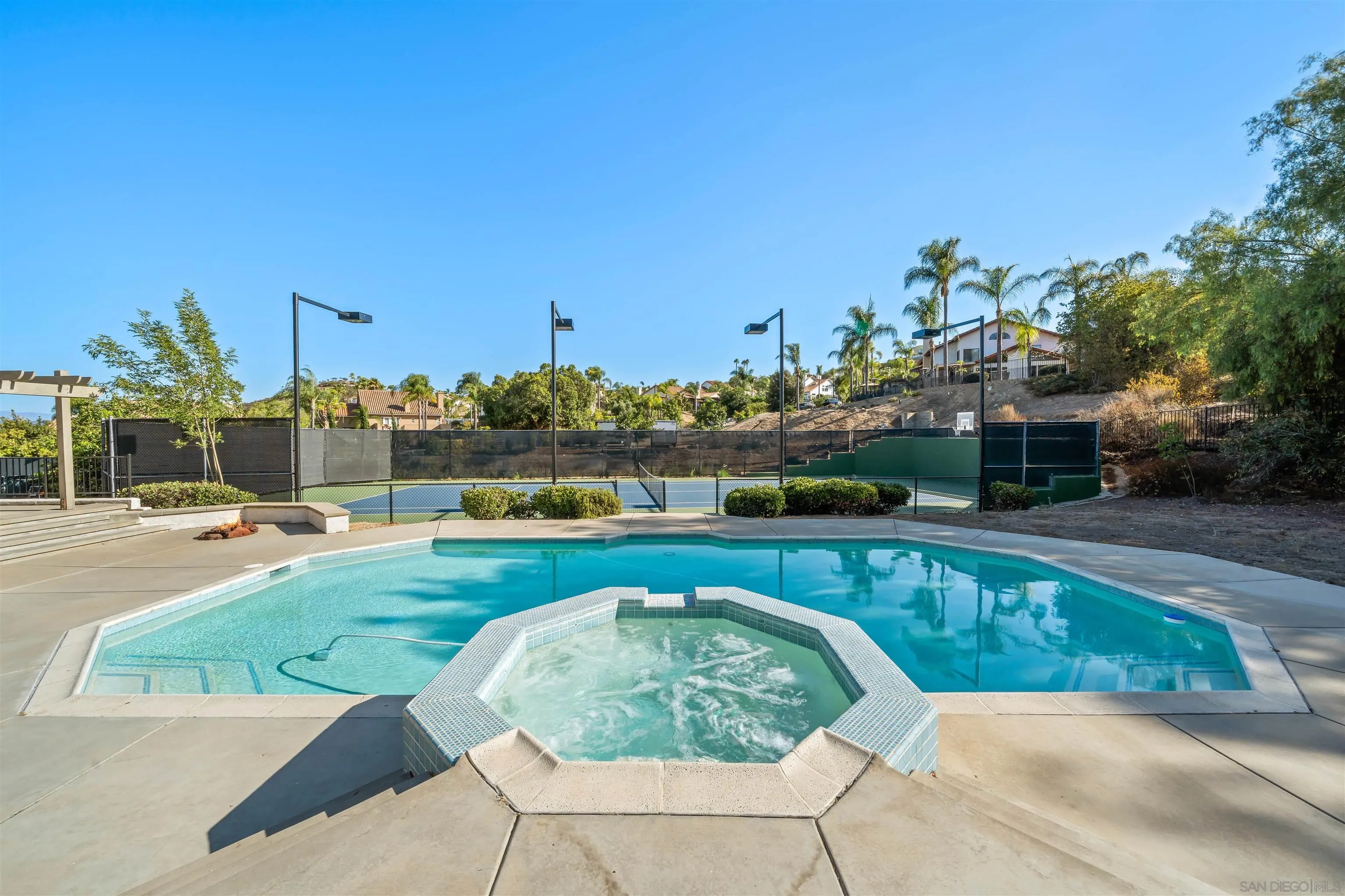 https://cdn.realtyfeed.com/cdn/127/250032587/795c7a0862b210a37b096ddbfaa9014f.webp