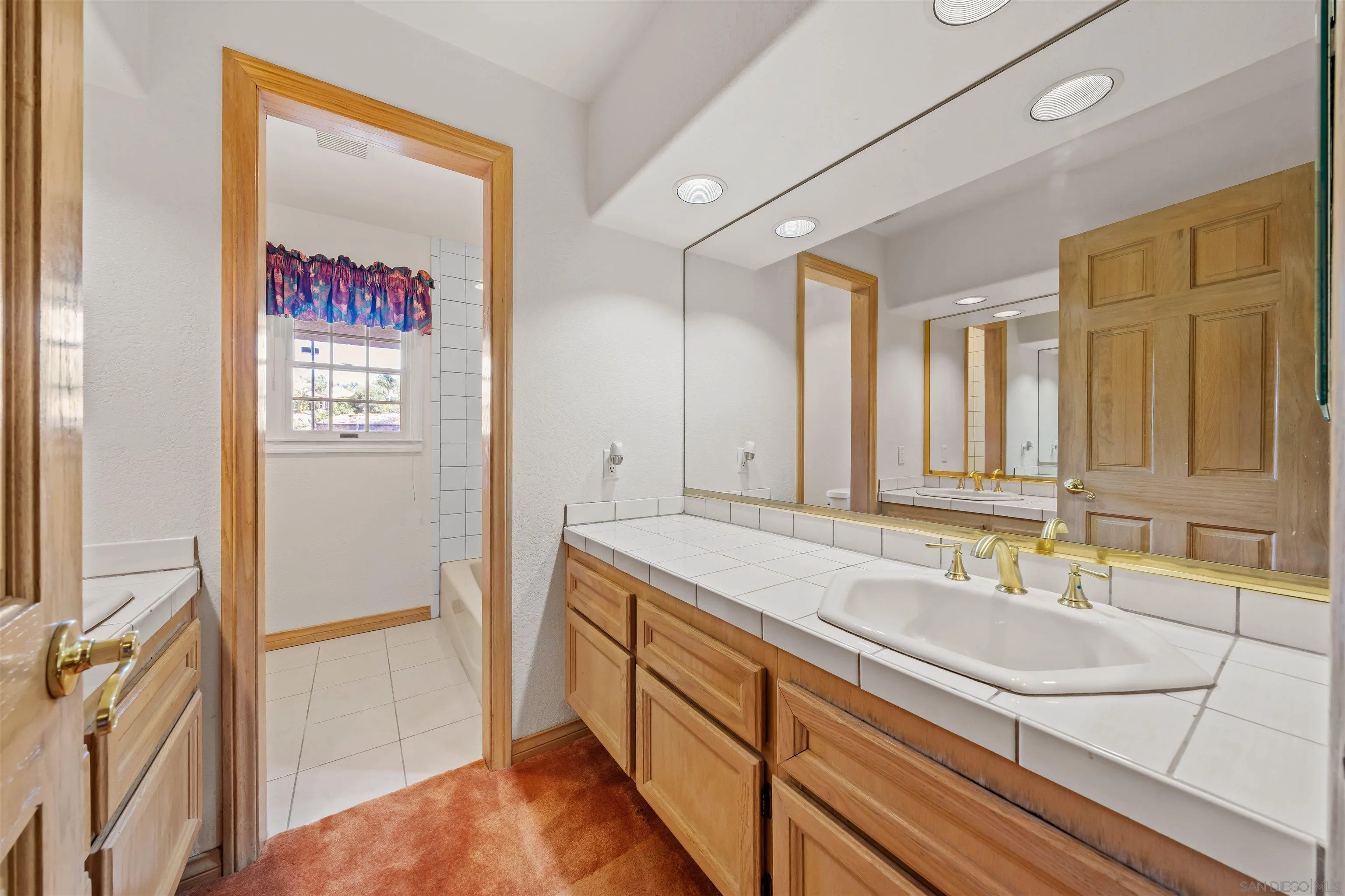 https://cdn.realtyfeed.com/cdn/127/250032587/7987ca855c01c680da12ce2553f438c8.webp