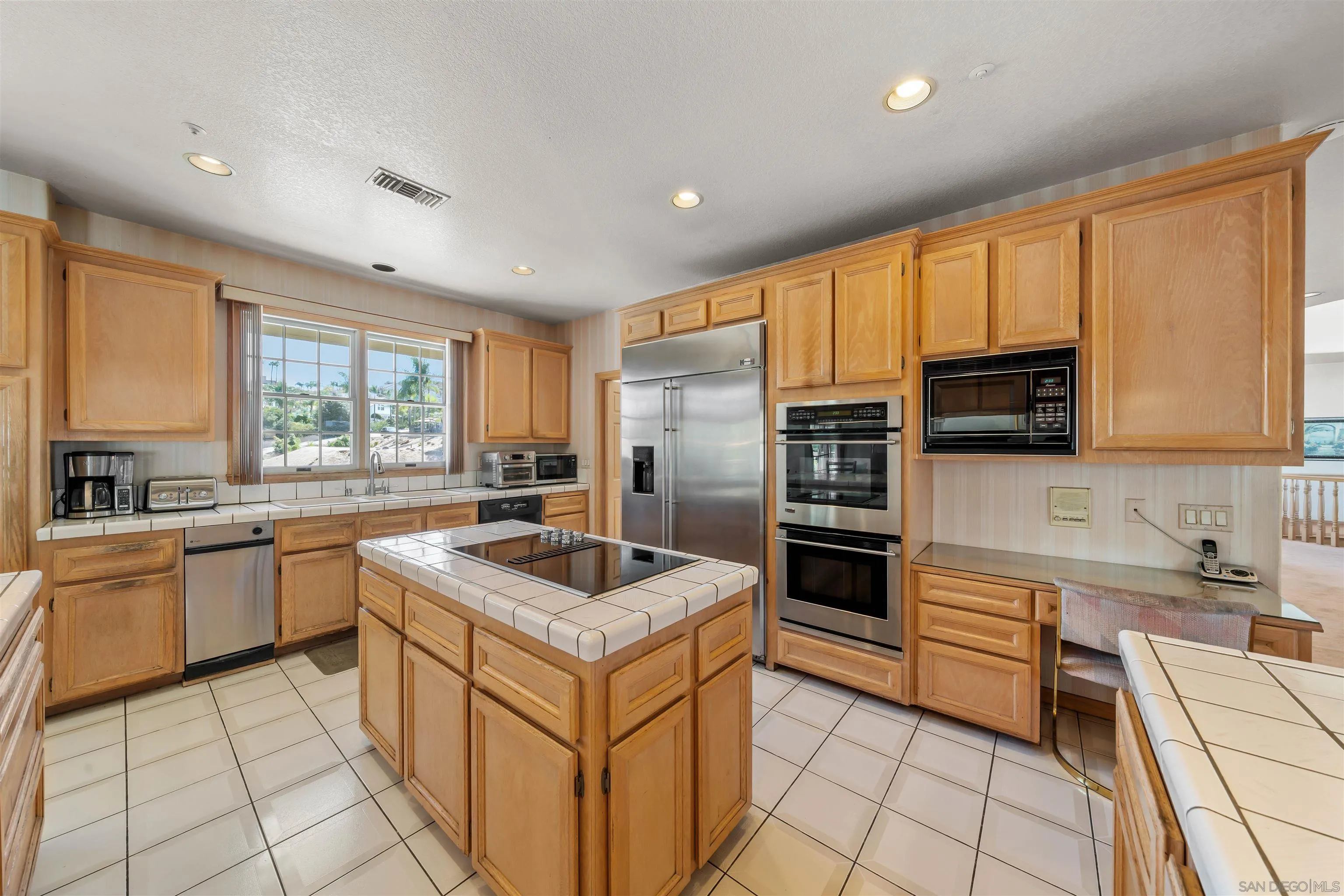 https://cdn.realtyfeed.com/cdn/127/250032587/a46e81a468e7eda1582590094982fb76.webp