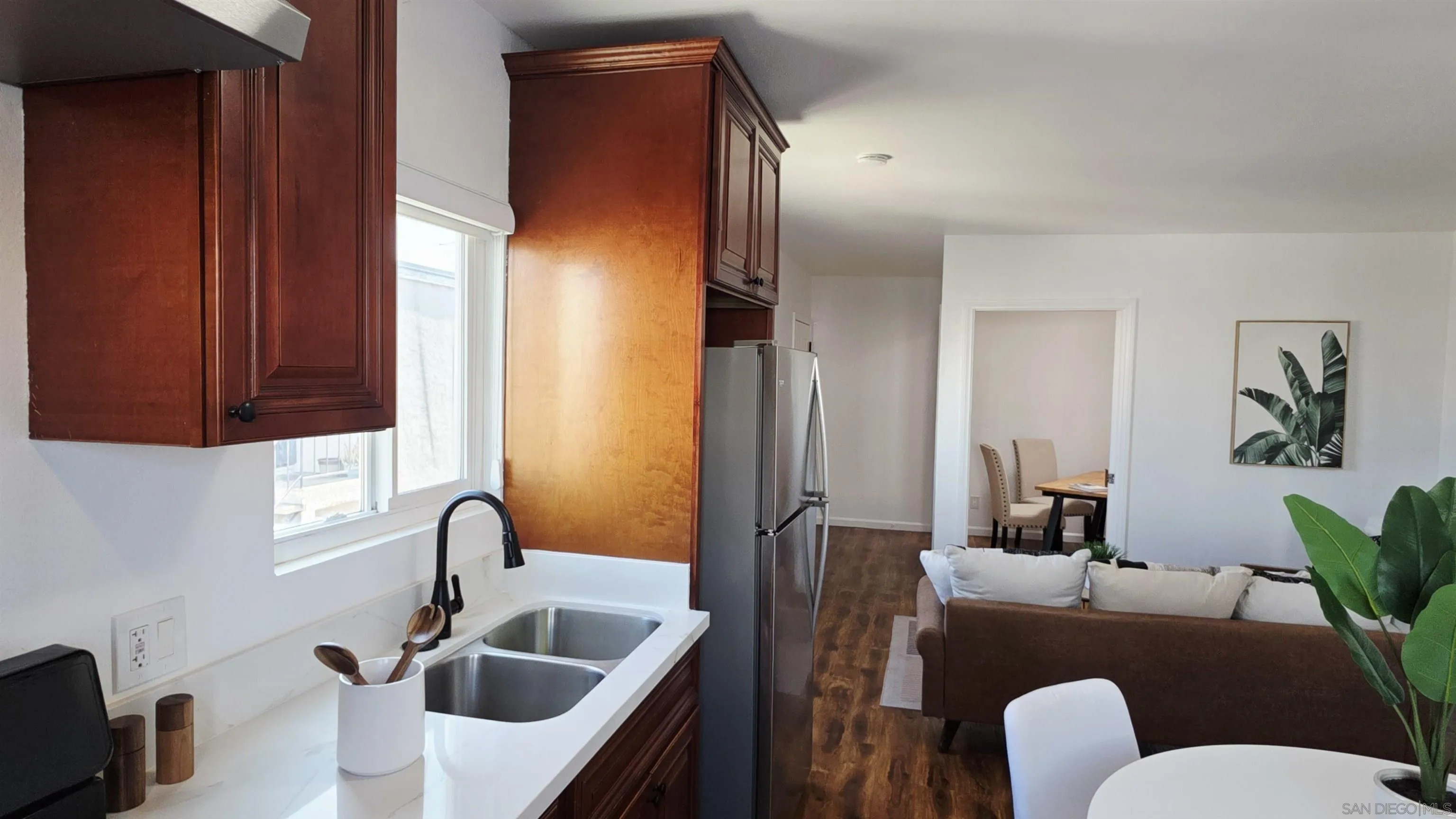 https://cdn.realtyfeed.com/cdn/127/250032598/0ee35a13284e3649e1510e289edd07f2.webp