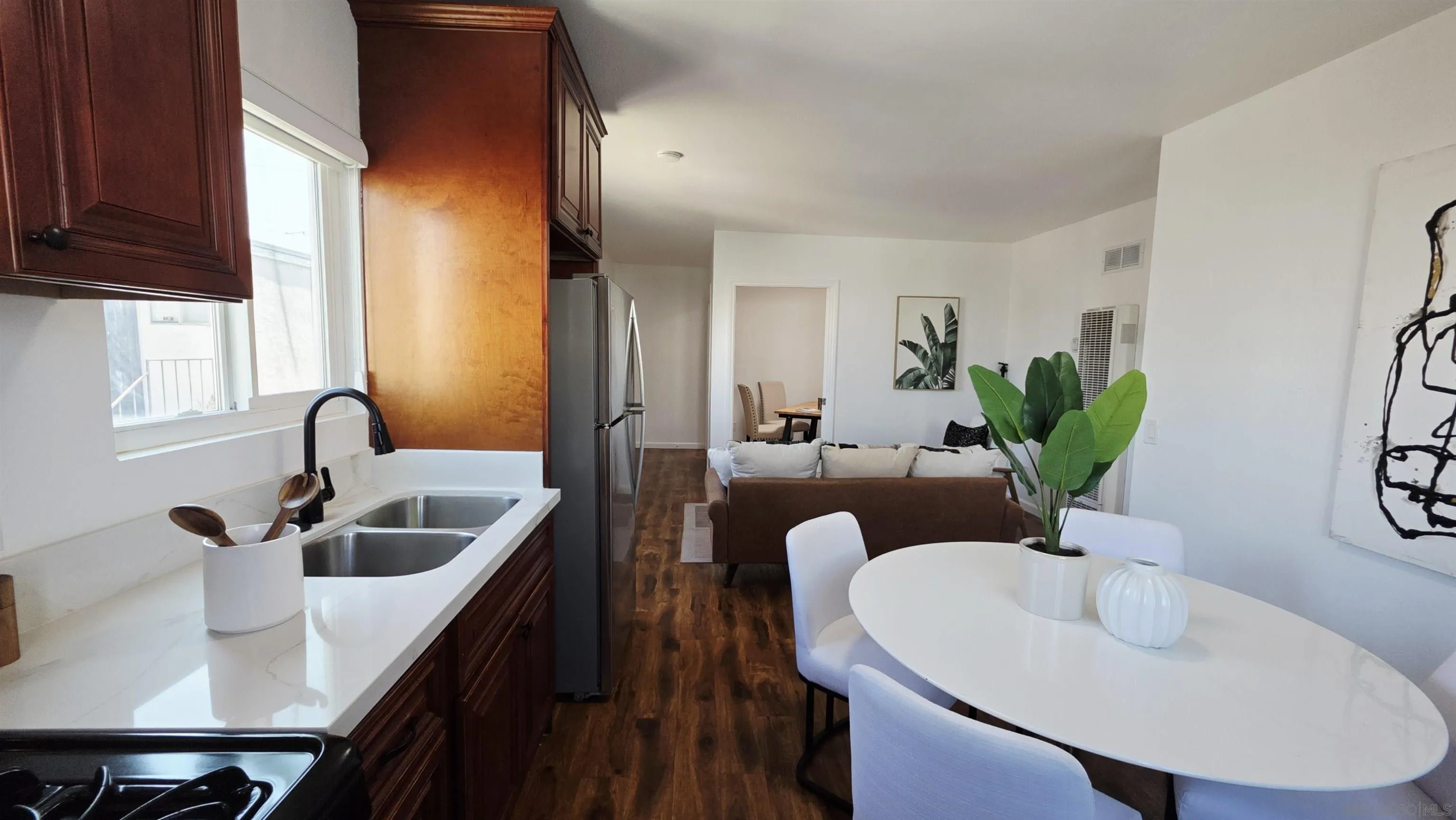 https://cdn.realtyfeed.com/cdn/127/250032598/18dff4dedf2b75ae3cb668fc6b0851f8.webp