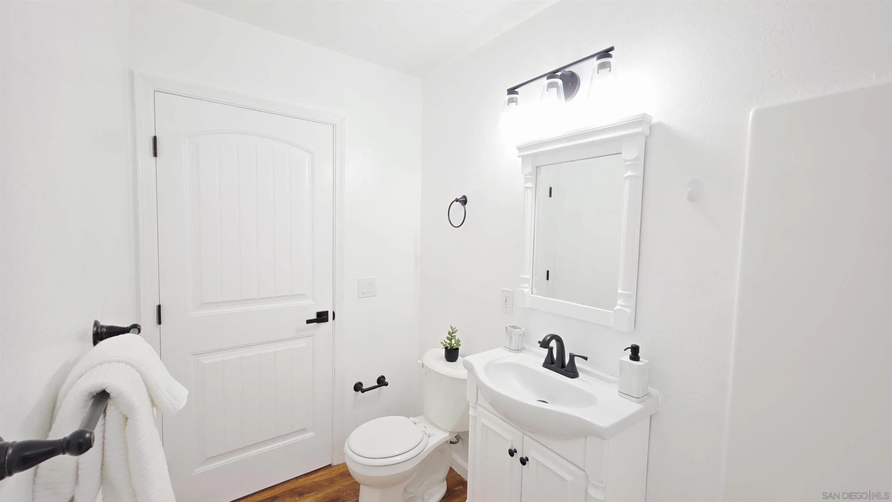 https://cdn.realtyfeed.com/cdn/127/250032598/80abd591e5910aab55ed53402e37a2a9.webp