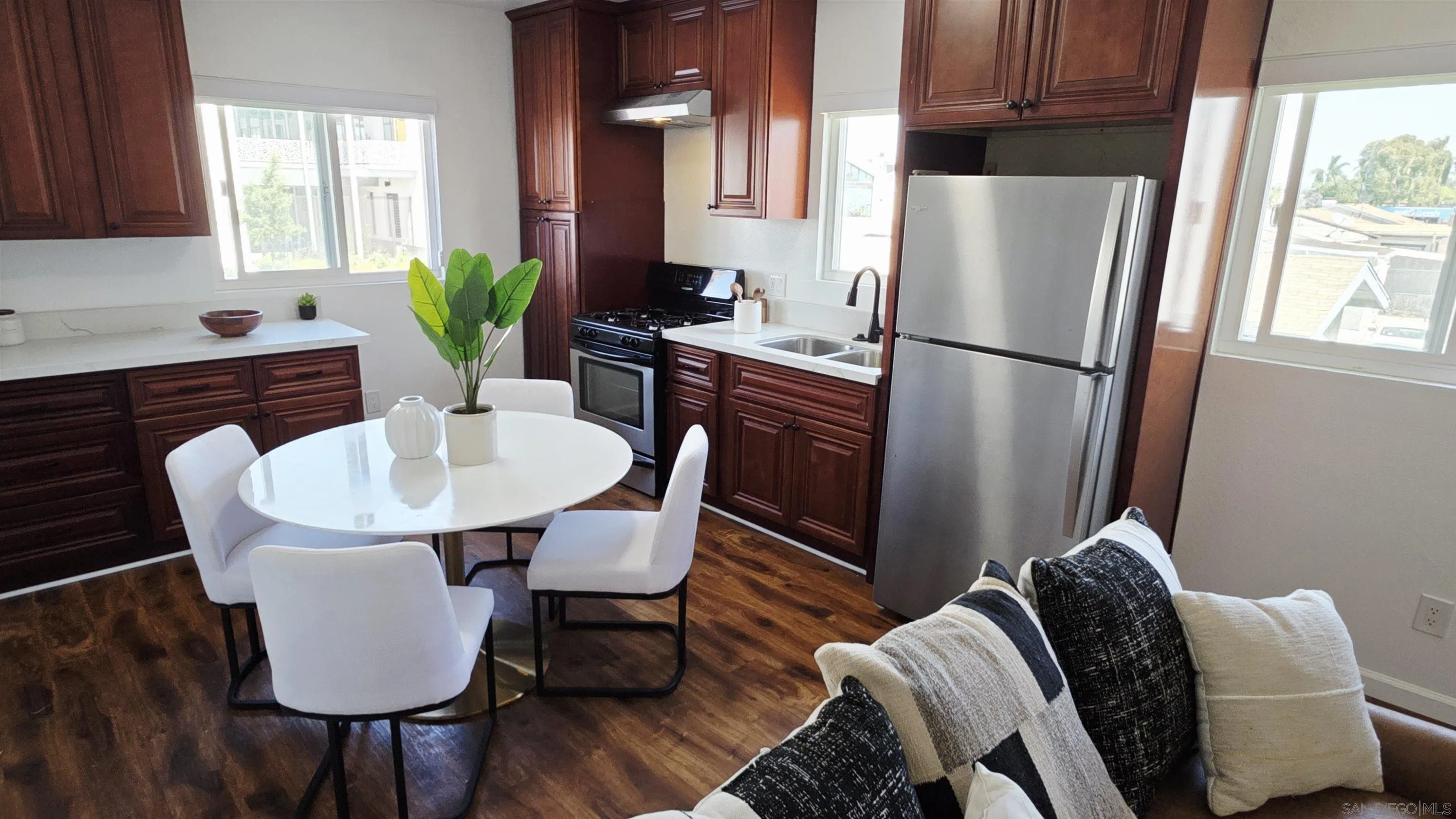 https://cdn.realtyfeed.com/cdn/127/250032598/b0bdac2fae9803287812b9db6ea27280.webp
