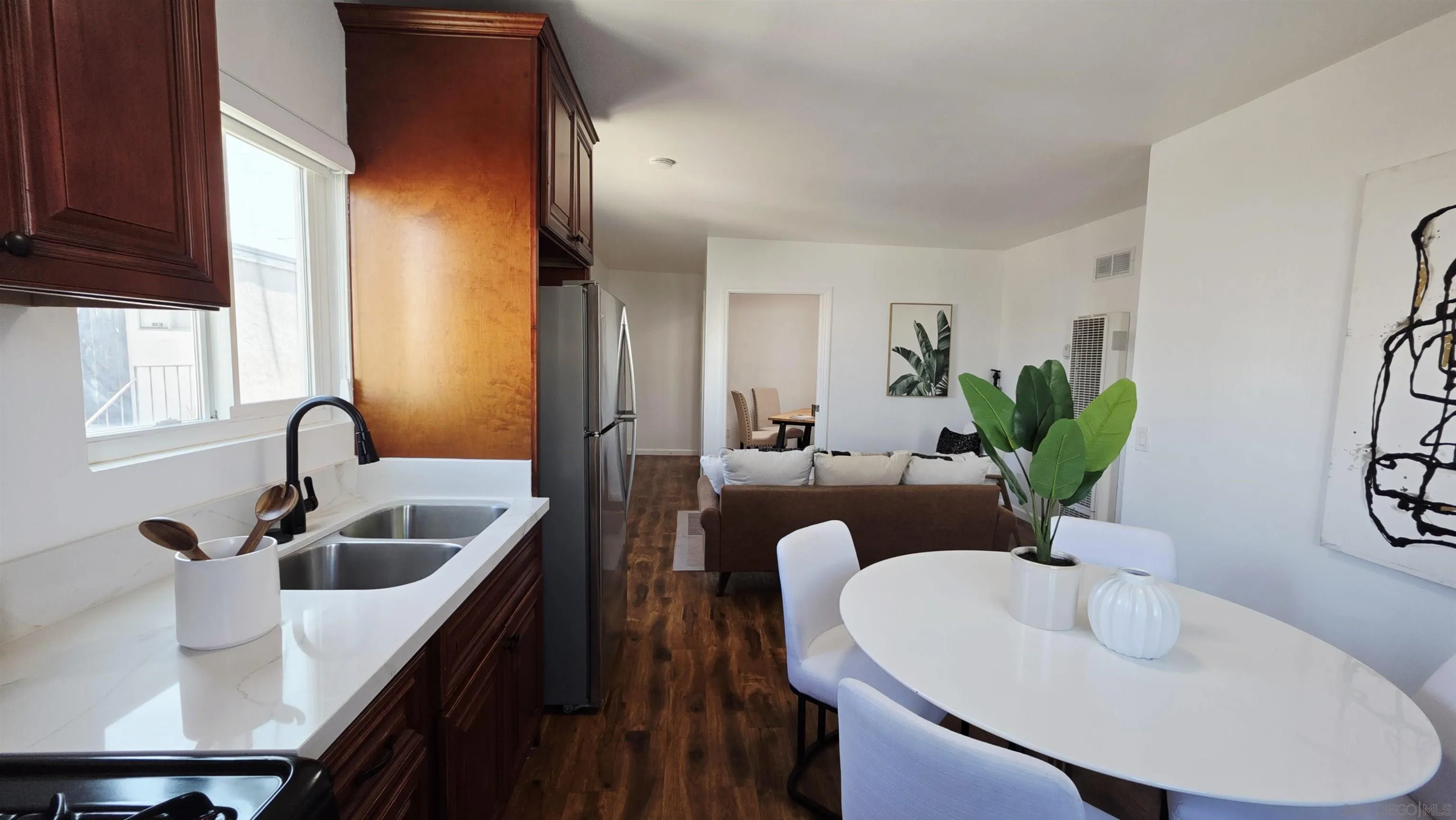 https://cdn.realtyfeed.com/cdn/127/250032598/ea1852b9cefe3891e014f2490f697888.webp