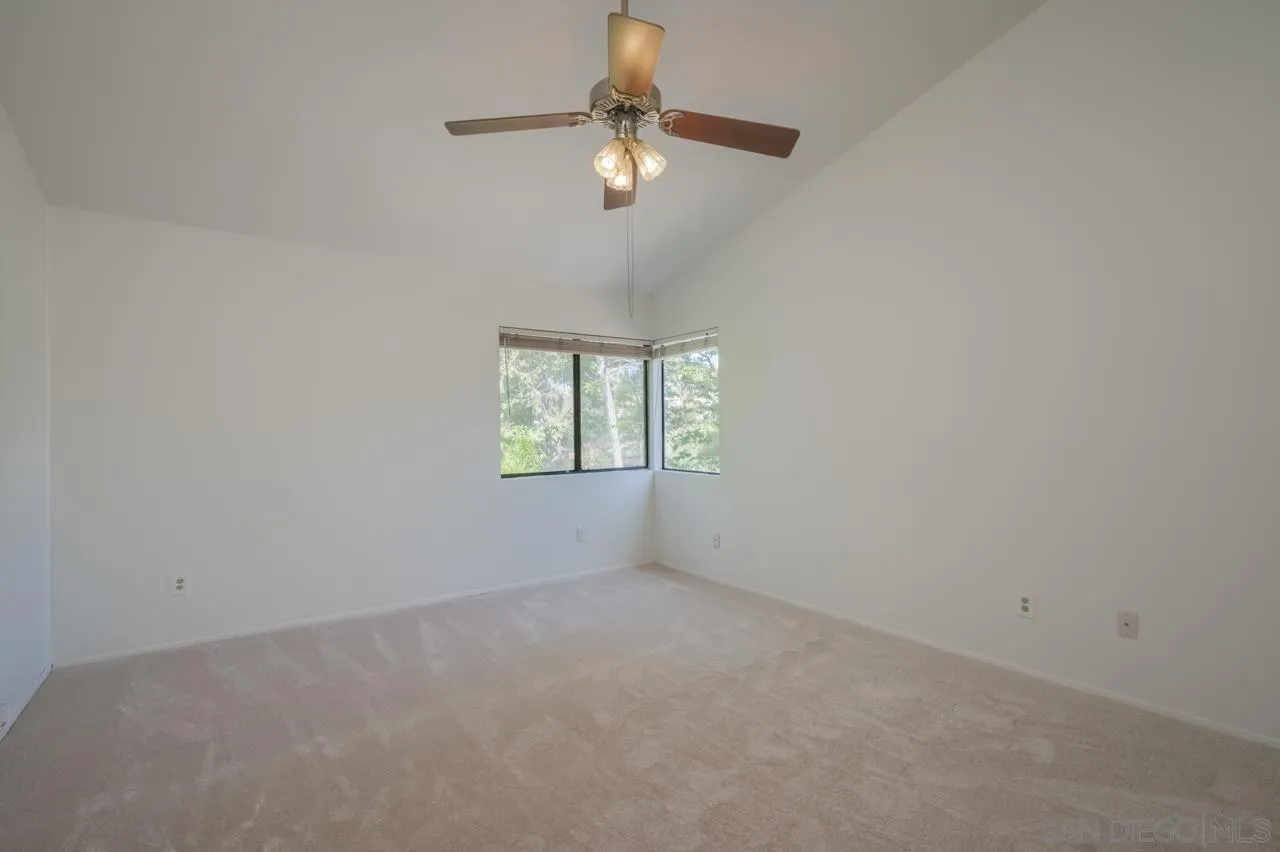 Photo #13: 250032601 Listing: Photo #13