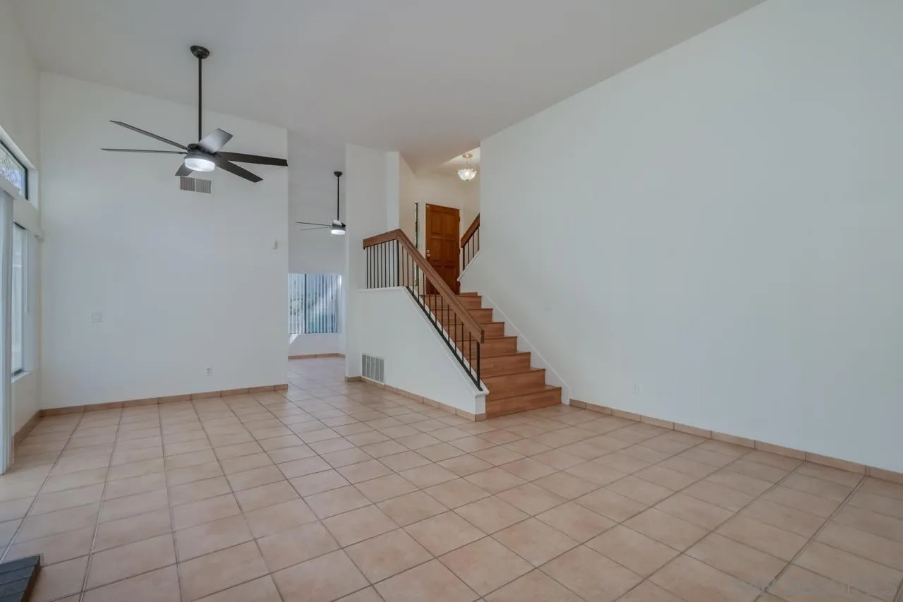 Photo #5: 250032601 Listing 