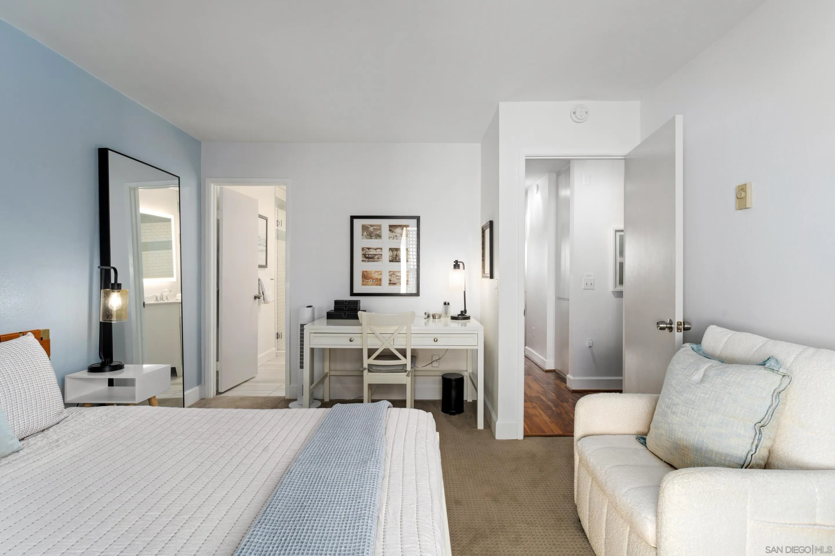 https://cdn.realtyfeed.com/cdn/127/250032606/02d97c9d3733c7b51bca167178a321c9.webp
